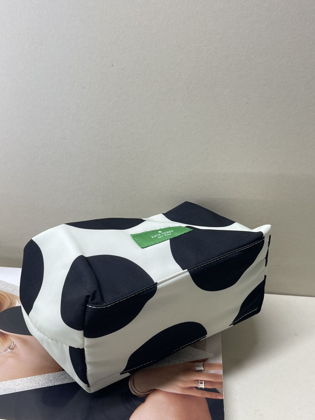 Kate Spade (new) Kate Spade costmetic pouch/travel kit polka dot Size ONE SIZE - 7 Thumbnail