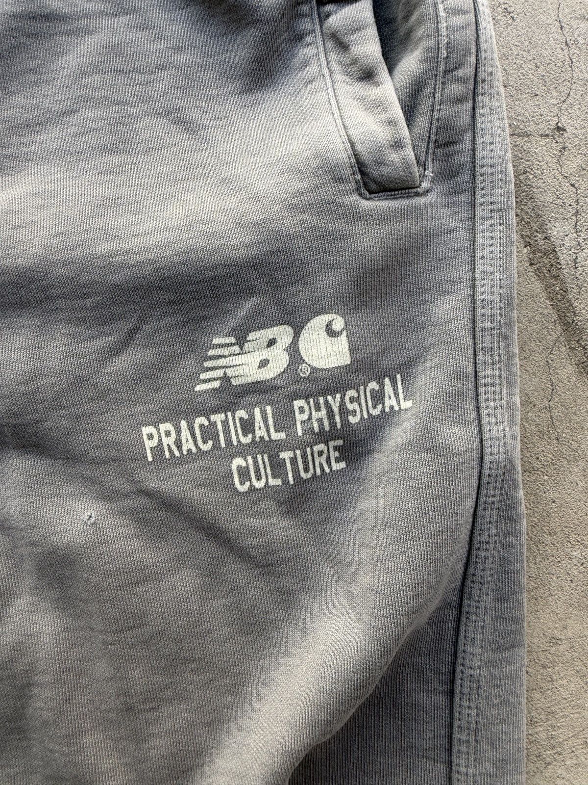 Carhartt Carhartt WIP x New Balance Sweatpants Size US 32 / EU 48 - 2 Thumbnail