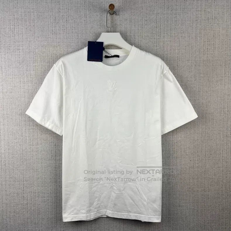 Louis Vuitton Louis Vuitton SS25 Embossed Logo Embossed Crew Neck Short Size US XXL / EU 58 / 5 - 1 Thumbnail