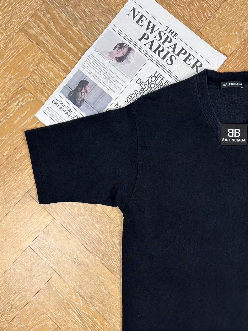 Balenciaga Balenciaga Logo logo micro V-neck loose short sleeve T-shi Size US XXS / EU 40 - 6 Thumbnail