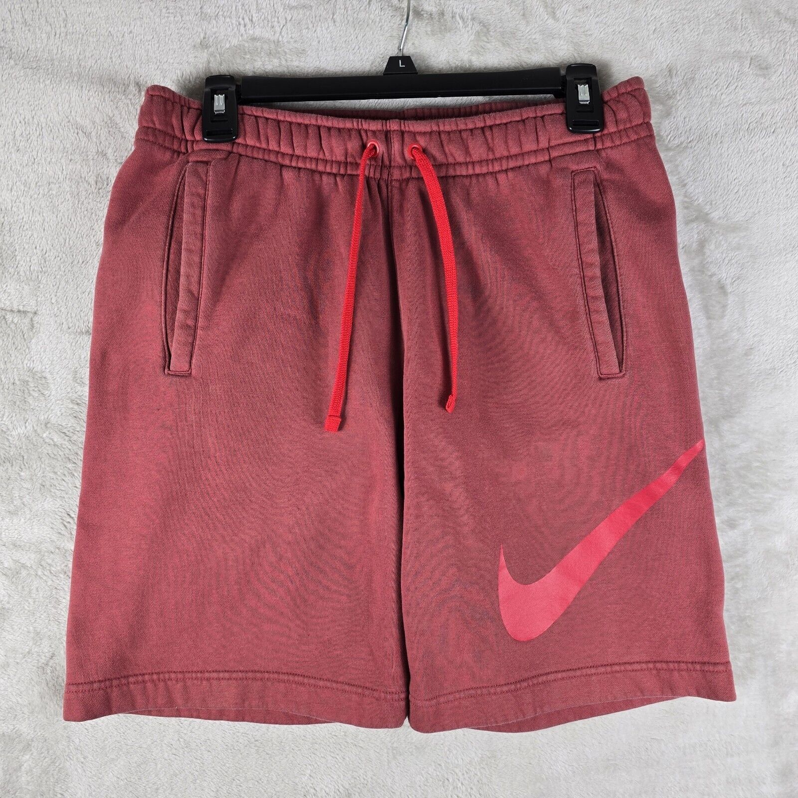 Nike Nike Sportswear Club Fleece Shorts Men Small Red Swoosh Size US 30 / EU 46 - 2 Thumbnail