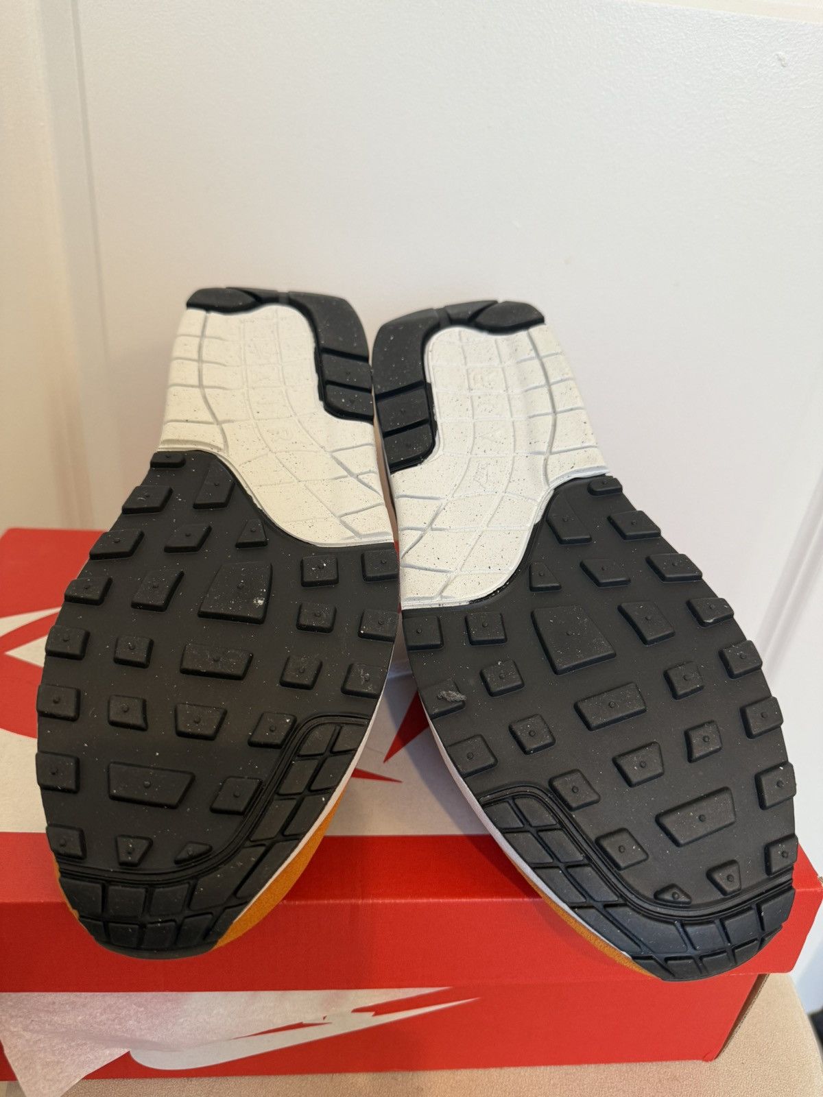 Nike Air Max 1 Size US 9 / EU 42 - 8 Thumbnail