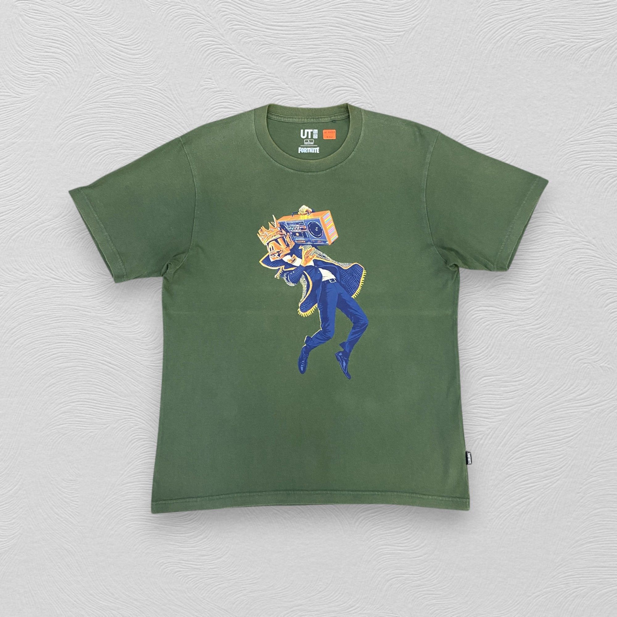 Japanese Brand Vintage Uniqlo Fortnite Chapter 2 Shirt - K061 Size US L / EU 52-54 / 3 - 1 Thumbnail