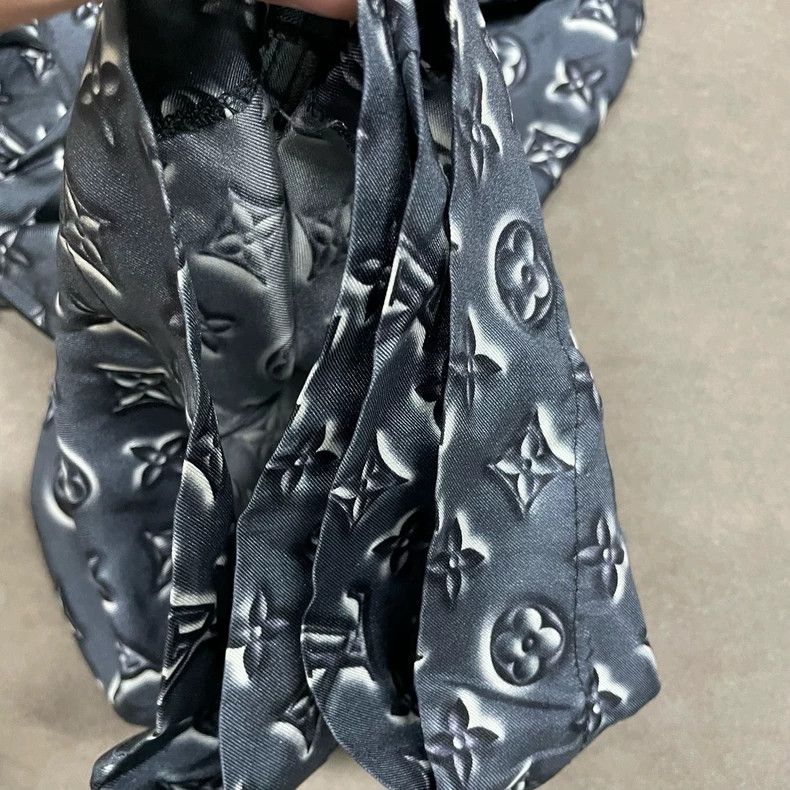 Louis Vuitton Louis Vuitton Tie-dyed full-print trousers Size US 36 / EU 52 - 4 Thumbnail