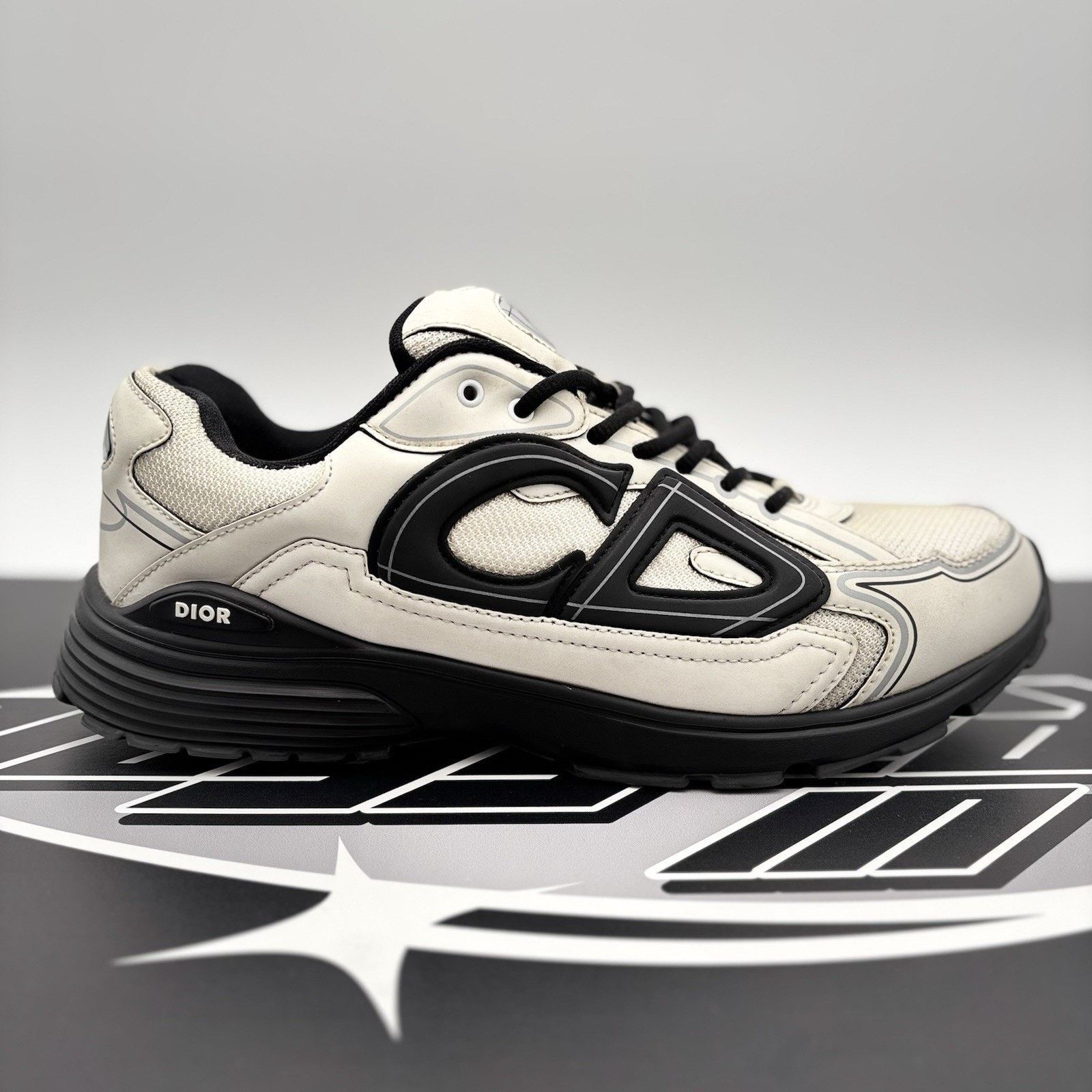 Dior Dior B30 ' White, Black ' | GOOD CONDITION! Size US 11 / EU 44 - 2 Thumbnail