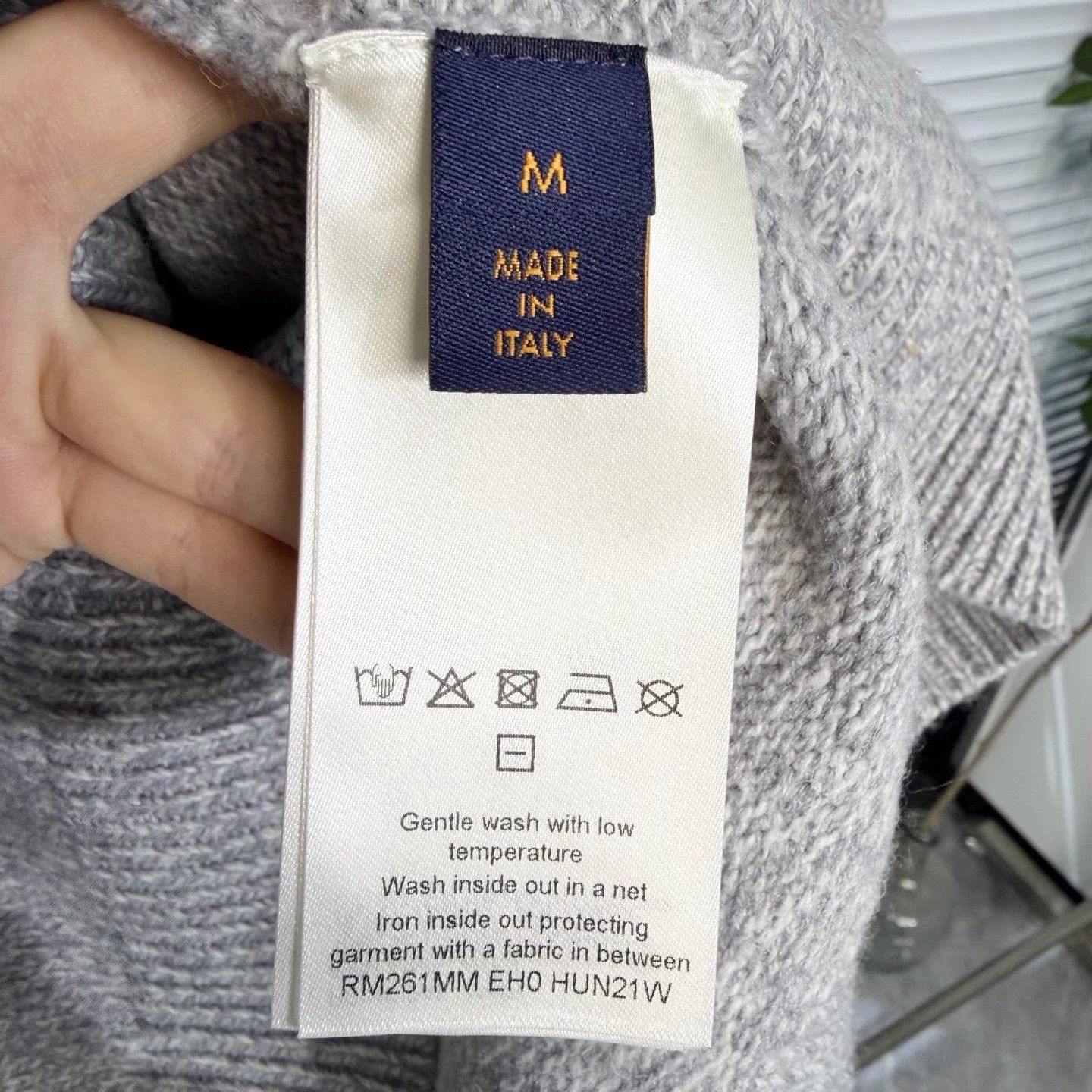 Louis Vuitton LV Monogram Fox Wool Cashmere Sweater M Grey Size US M / EU 48-50 / 2 - 4 Thumbnail