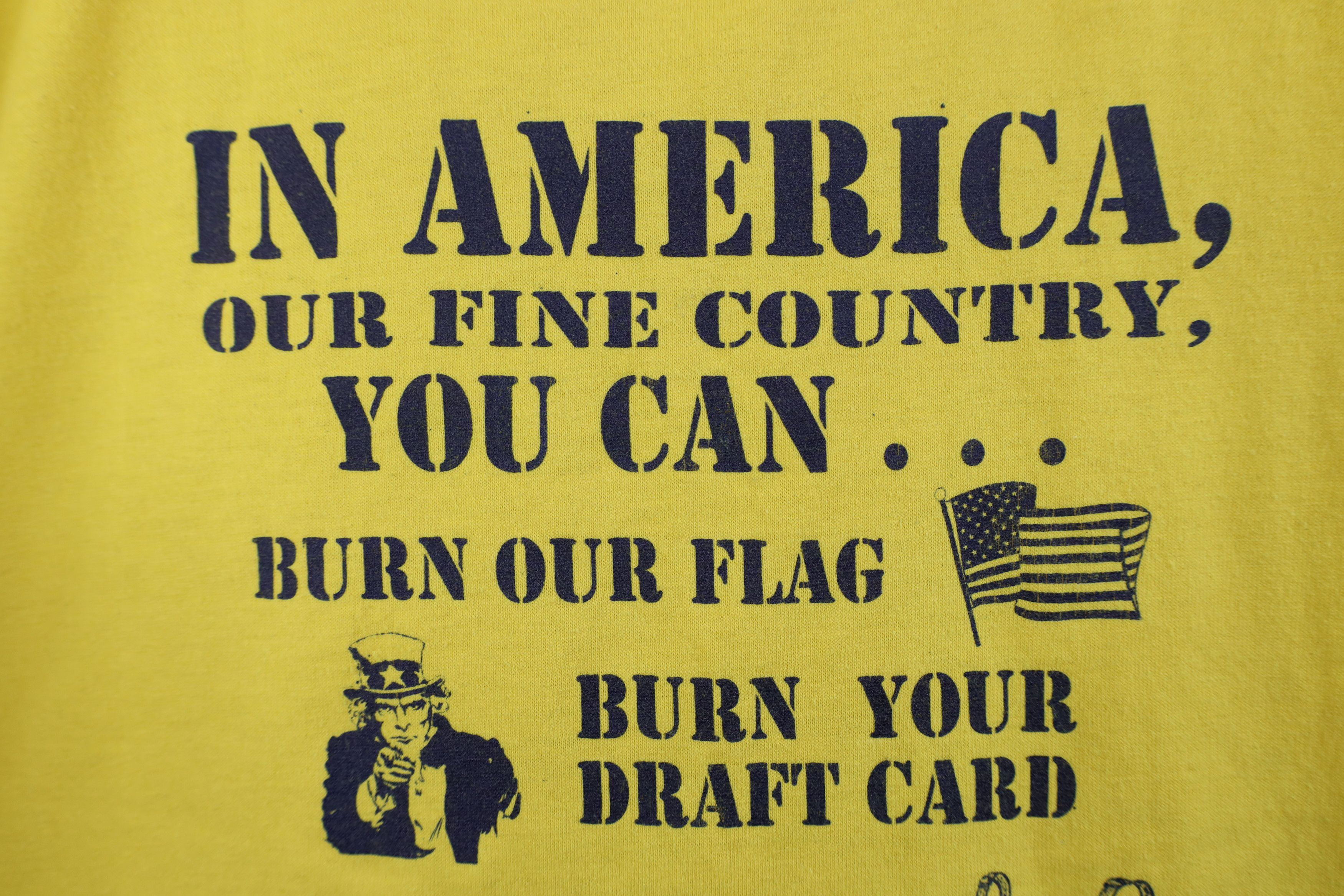 Vintage Vintage 90s Flag Bra Draft Card No Cigarette T-Shirt USA Size US XXL / EU 58 / 5 - 5 Thumbnail