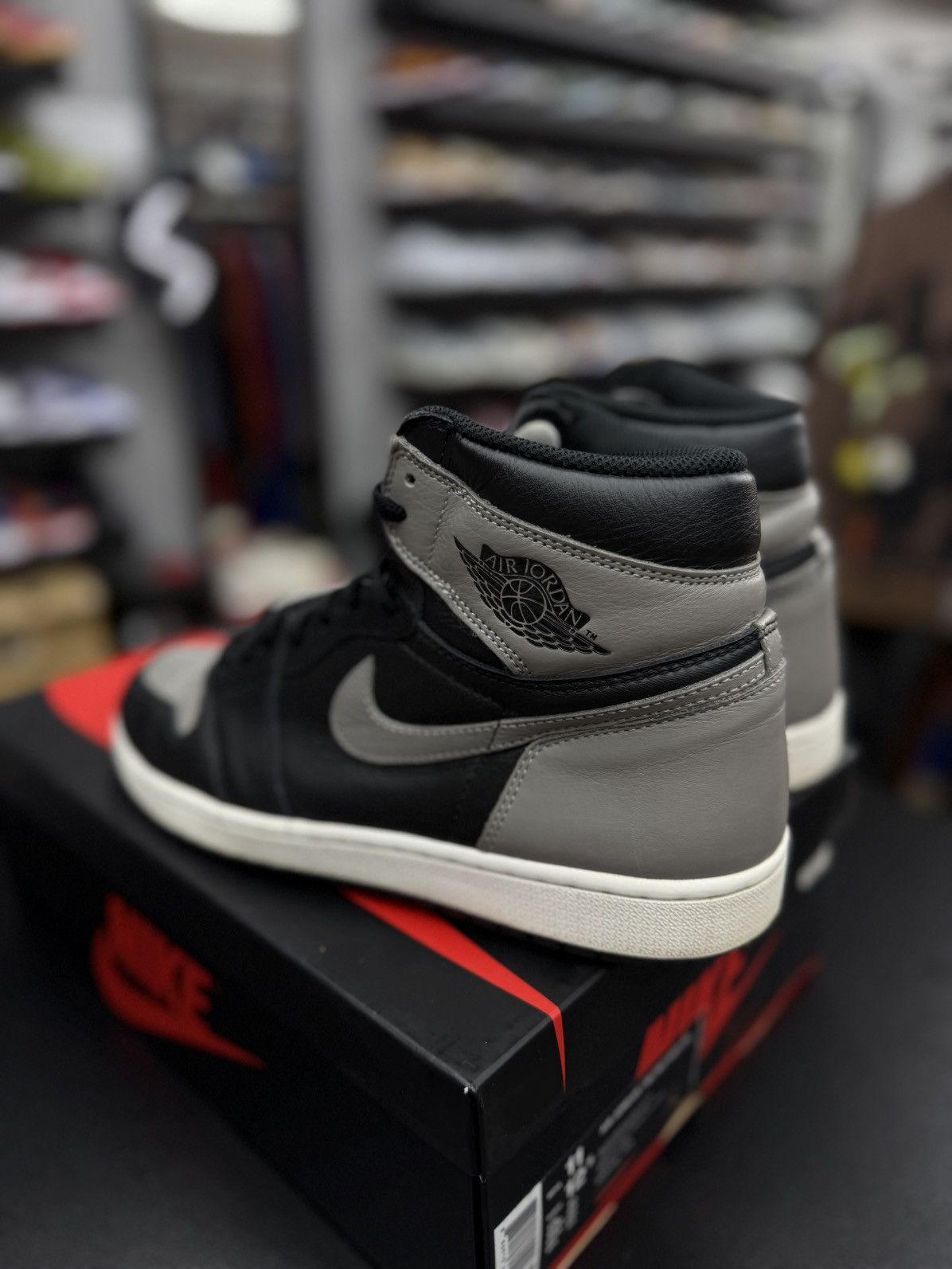 Jordan Brand Jordan 1 High Shadow OG (2018) Size 11 Pre Owned 🧼 Size US 11 / EU 44 - 4 Thumbnail