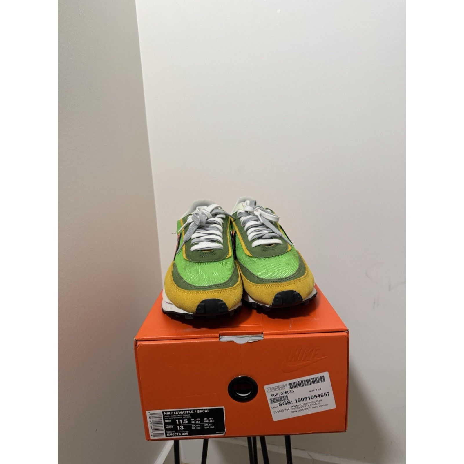 Nike Nike x Sacai Green Gusto Safety Orange LD Waffle Sneakers Size US 11.5 / EU 44-45 - 8 Thumbnail