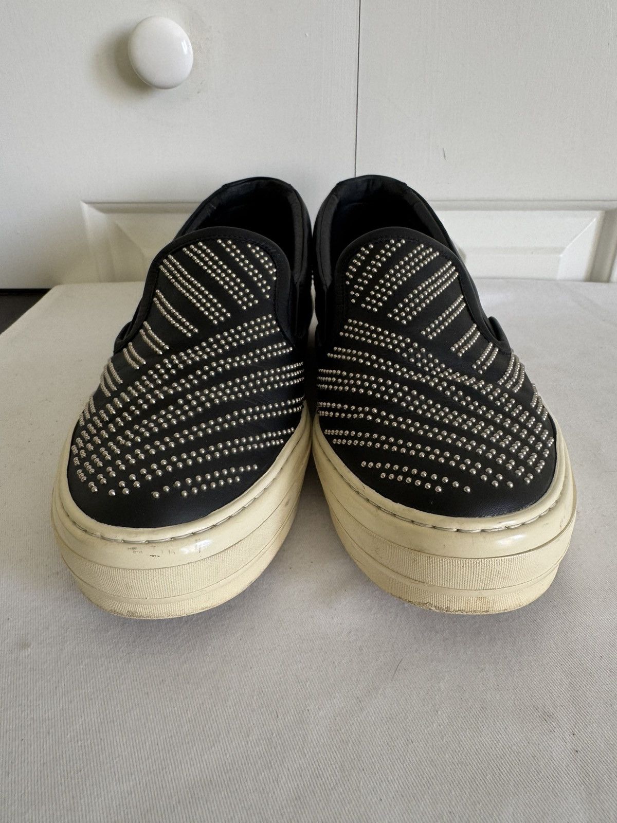 Salvatore Ferragamo SALVATORE FERRAGAMO Navy Leather Studded Slip-on Sneakers 8 Size US 8 / IT 38 - 4 Thumbnail
