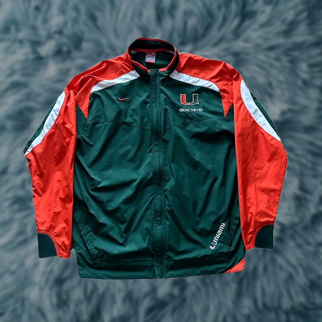 Nike VINTAGE Nike Windbreaker Jacket Mens M Full Zip Green Embroidered Logo Retro College Sports Size US M / EU 48-50 / 2 - 1 Thumbnail