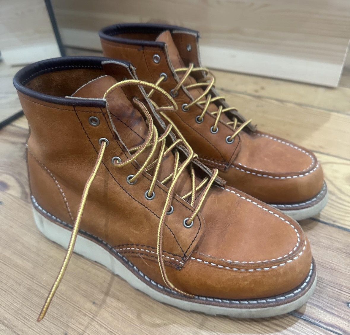 Red Wing Red Wing Women's Short Boot in Oro Legacy Leather Size US 7.5 / IT 37.5 - 1 Thumbnail