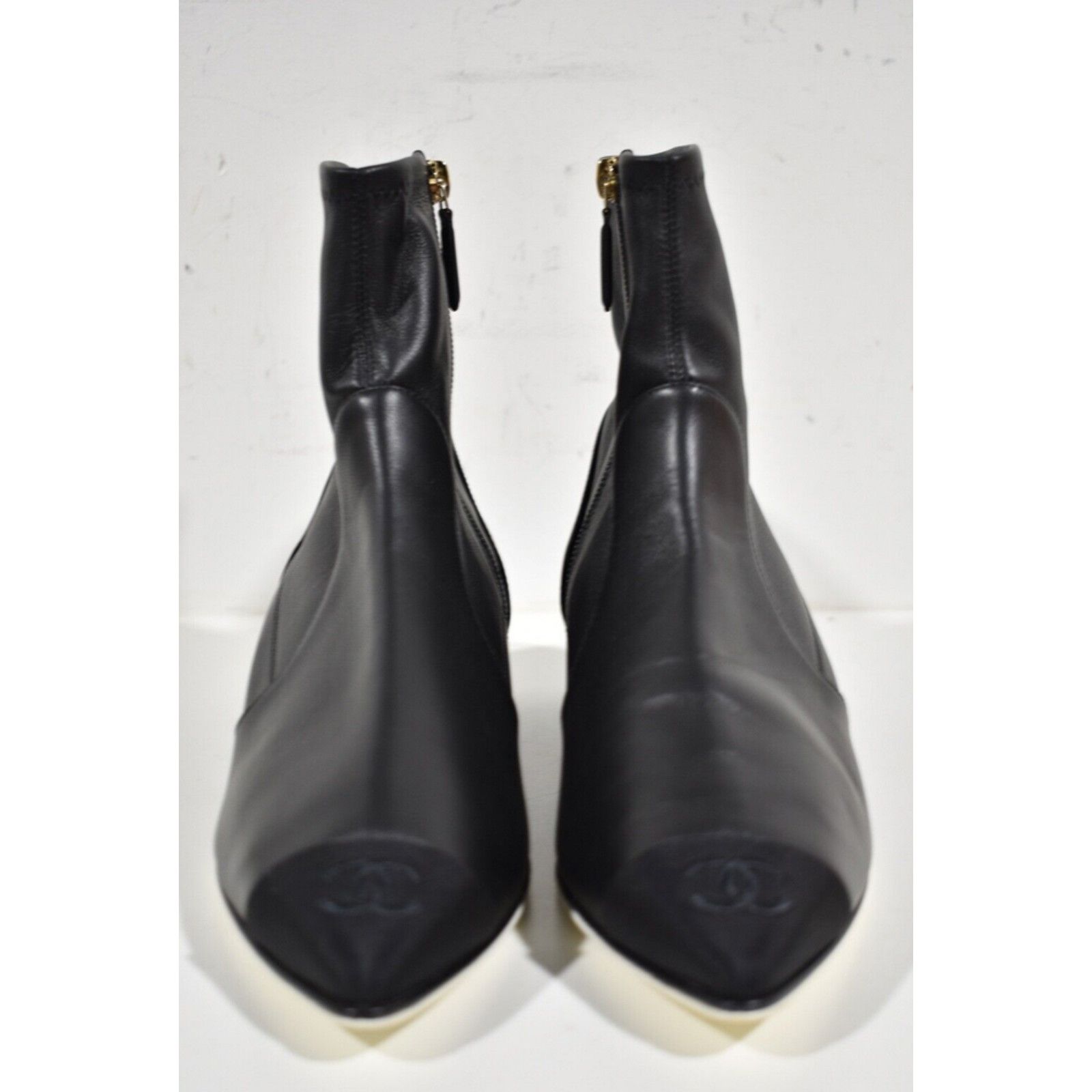 Chanel Chanel 21C Black Stretch Lambskin CC Pointed Toe Zipper Size US 10 / IT 40 - 4 Thumbnail