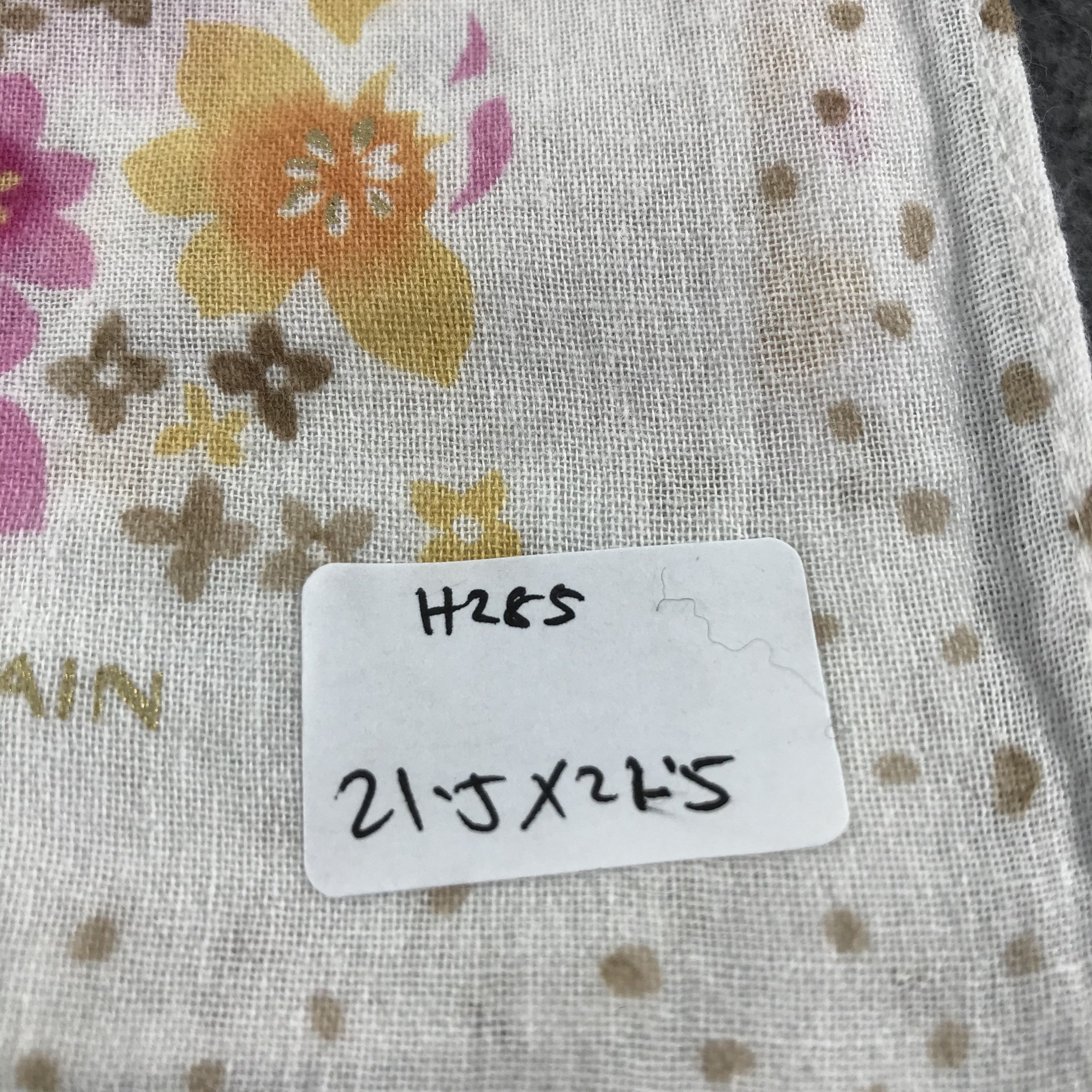 Pierre Balmain × Vintage Pierre Balmain Floral Handkerchief Neckerchief Bandana H285 Size ONE SIZE - 7 Thumbnail