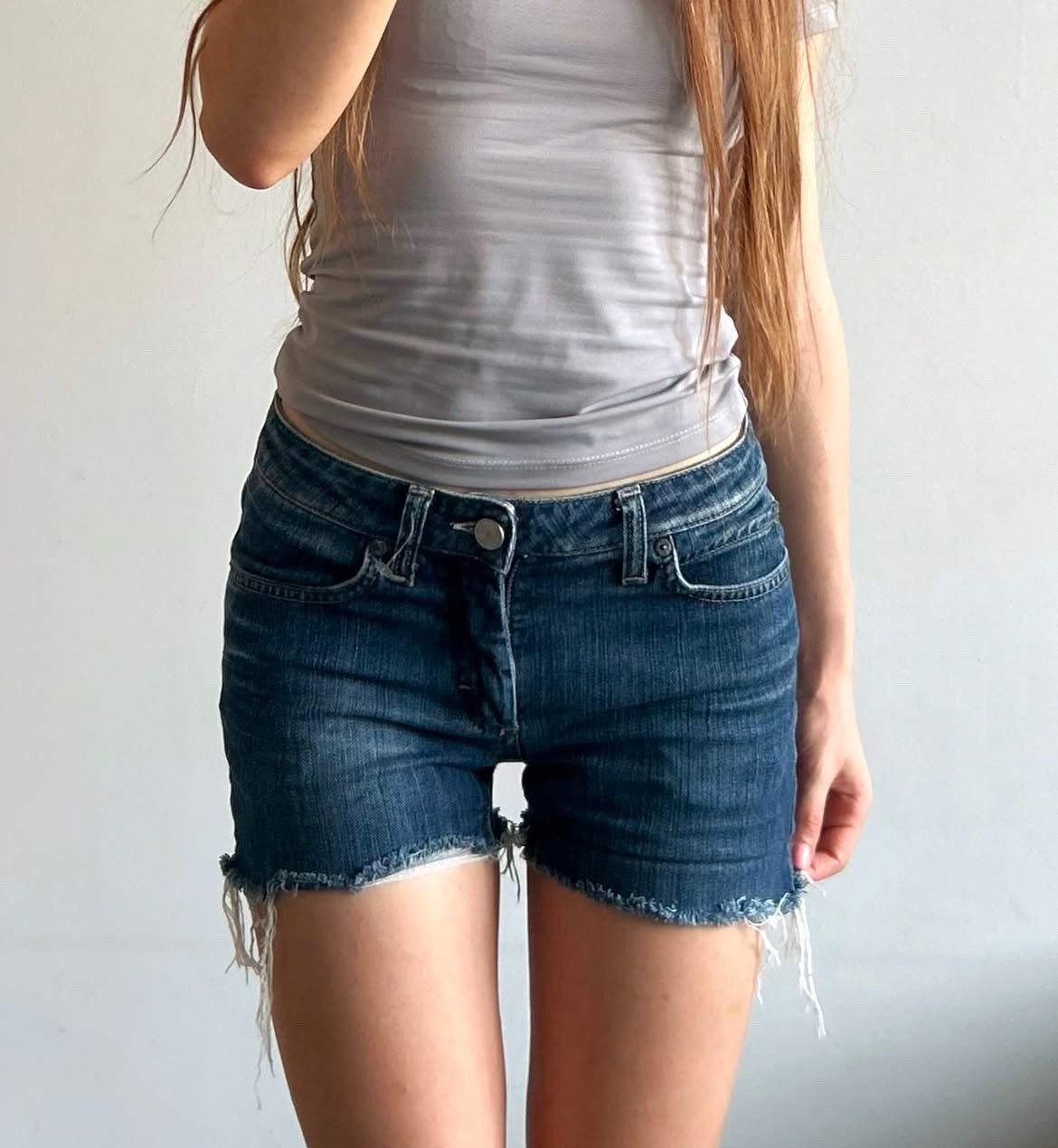 Acne Studios Shorts acne studio jeans vintage Size 27" / US 4 / IT 40 - 2 Thumbnail