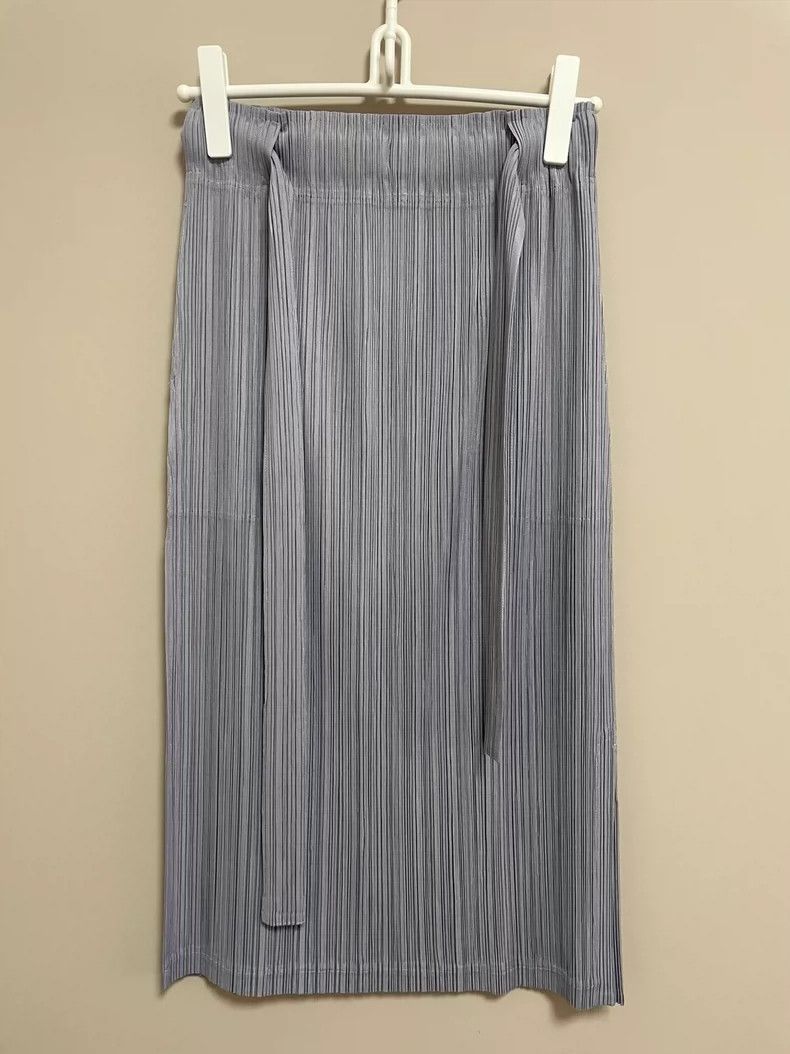 Issey Miyake Issey Miyake size:3 Pearl blue pleated skirt Size 23" - 4 Thumbnail