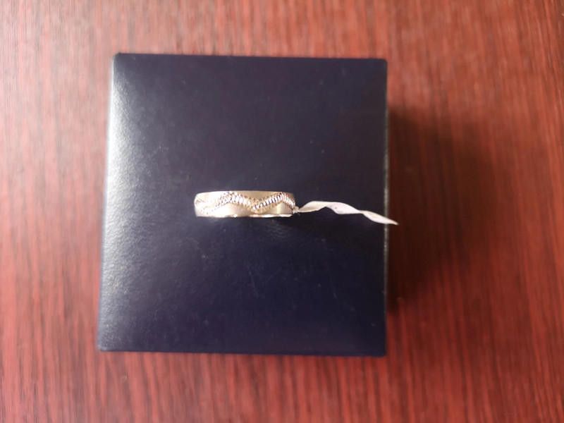 Designer 9ct White Gold Diamond Cut Satin Ring size m Size ONE SIZE - 6 Thumbnail