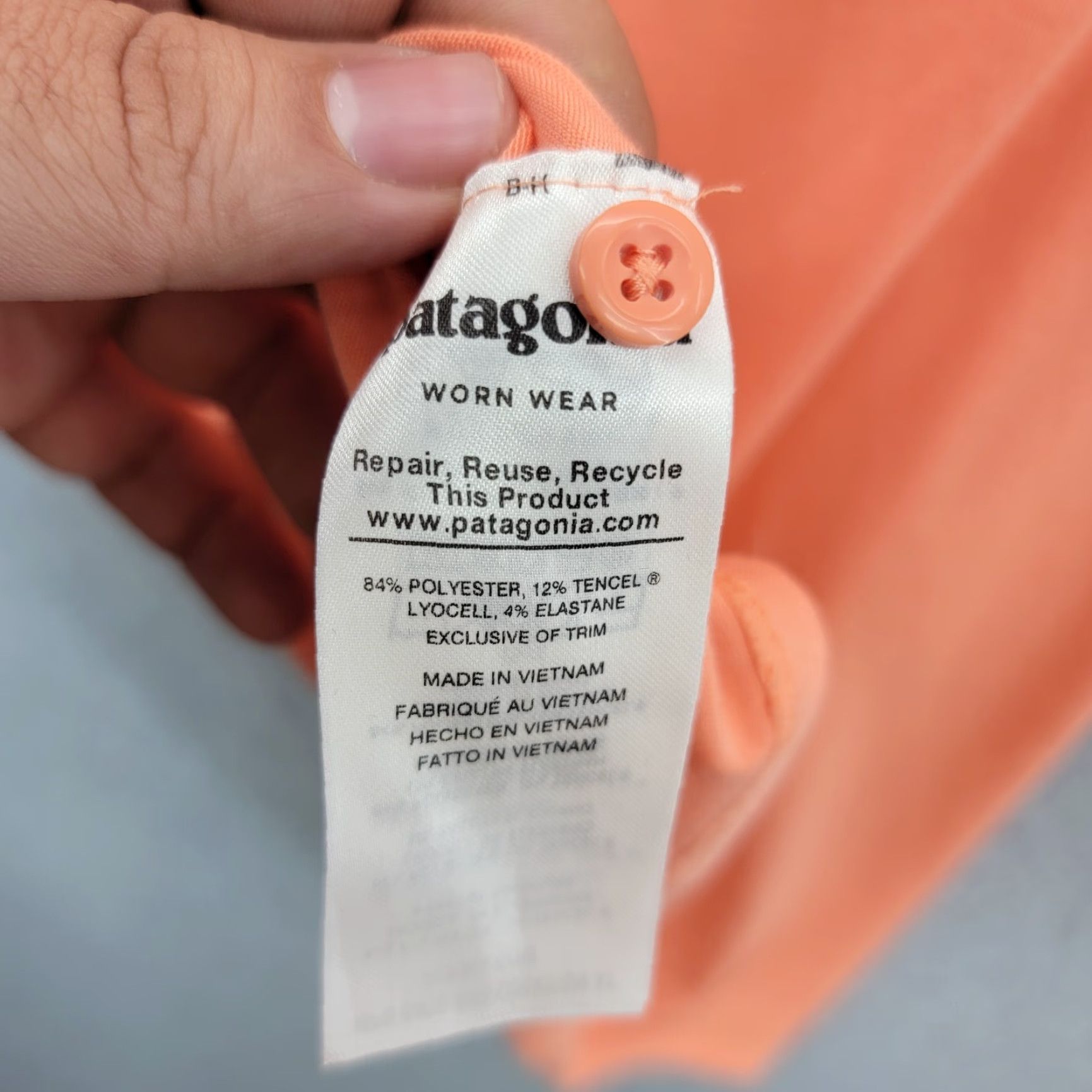 Patagonia PATAGONIA shirt mens large POLO SHIRT PEACH lightweight Size US L / EU 52-54 / 3 - 6 Thumbnail