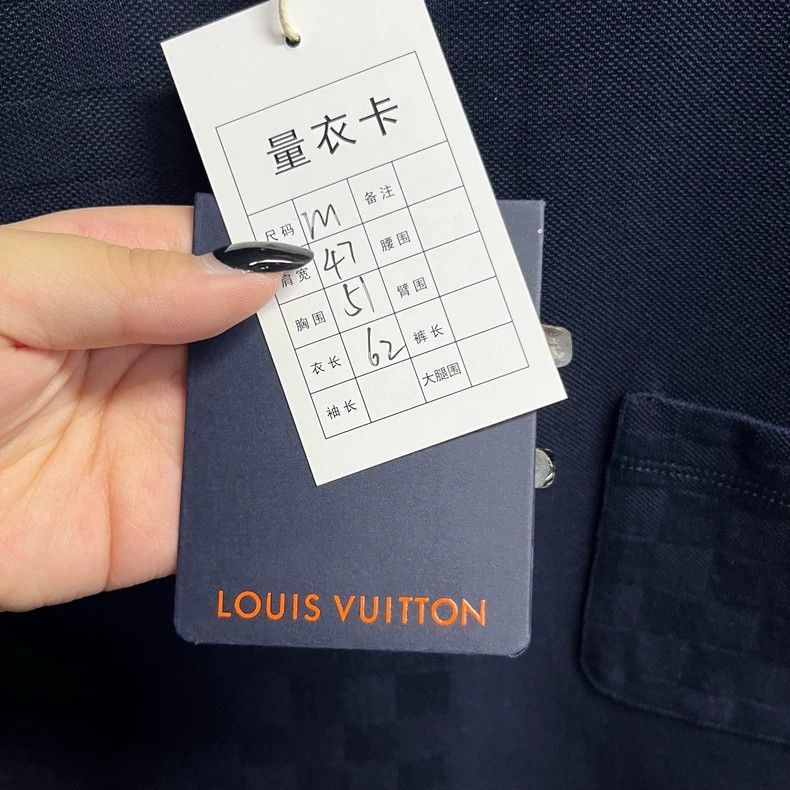 Louis Vuitton Louis Vuitton 24 Solid Pocket Crew Neck Short Sleeve 2505- Size US M / EU 48-50 / 2 - 3 Thumbnail