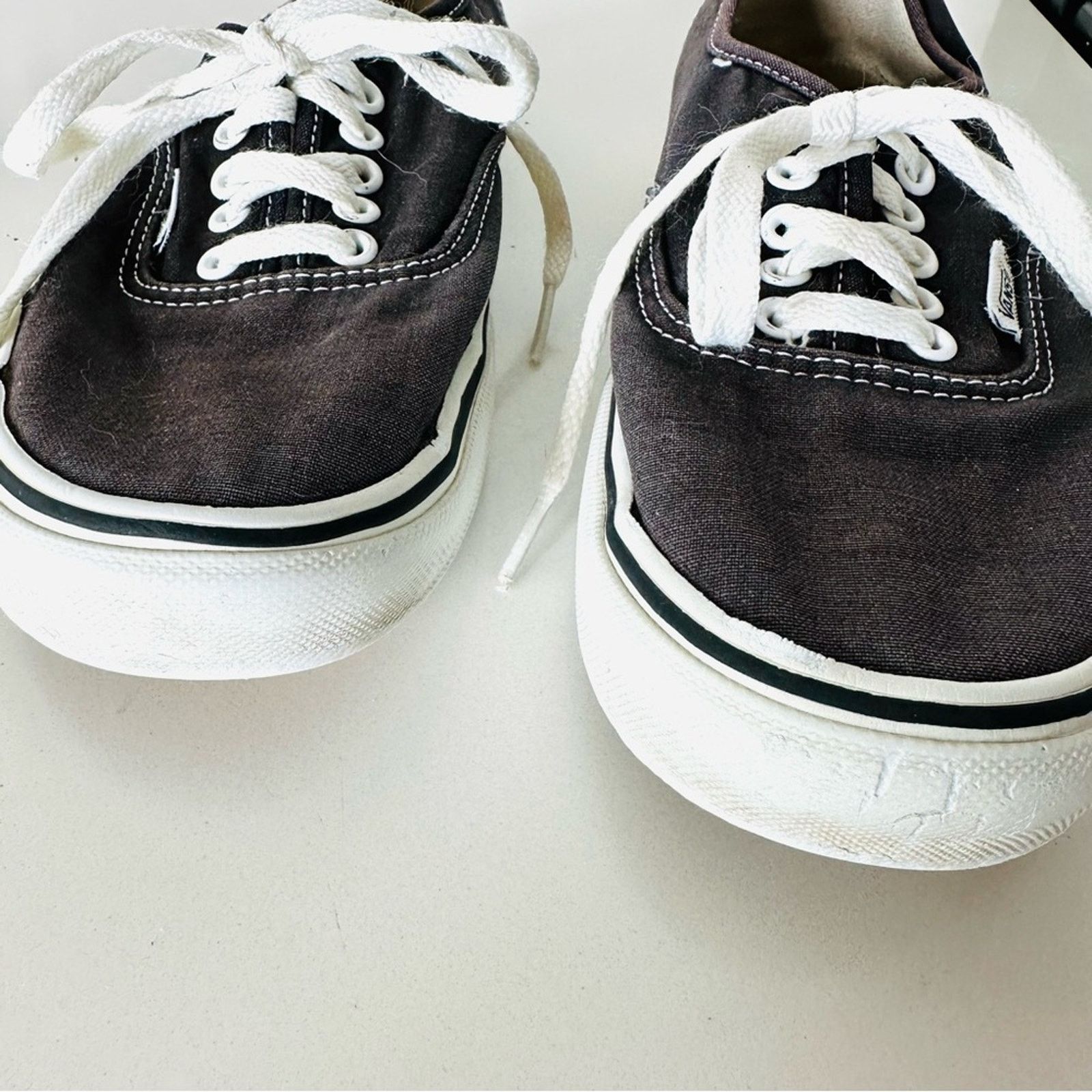 Vans VANS Classic Authentic Lace Up White Black Sneakers Shoes Size US 9.5 / IT 39.5 - 10 Thumbnail