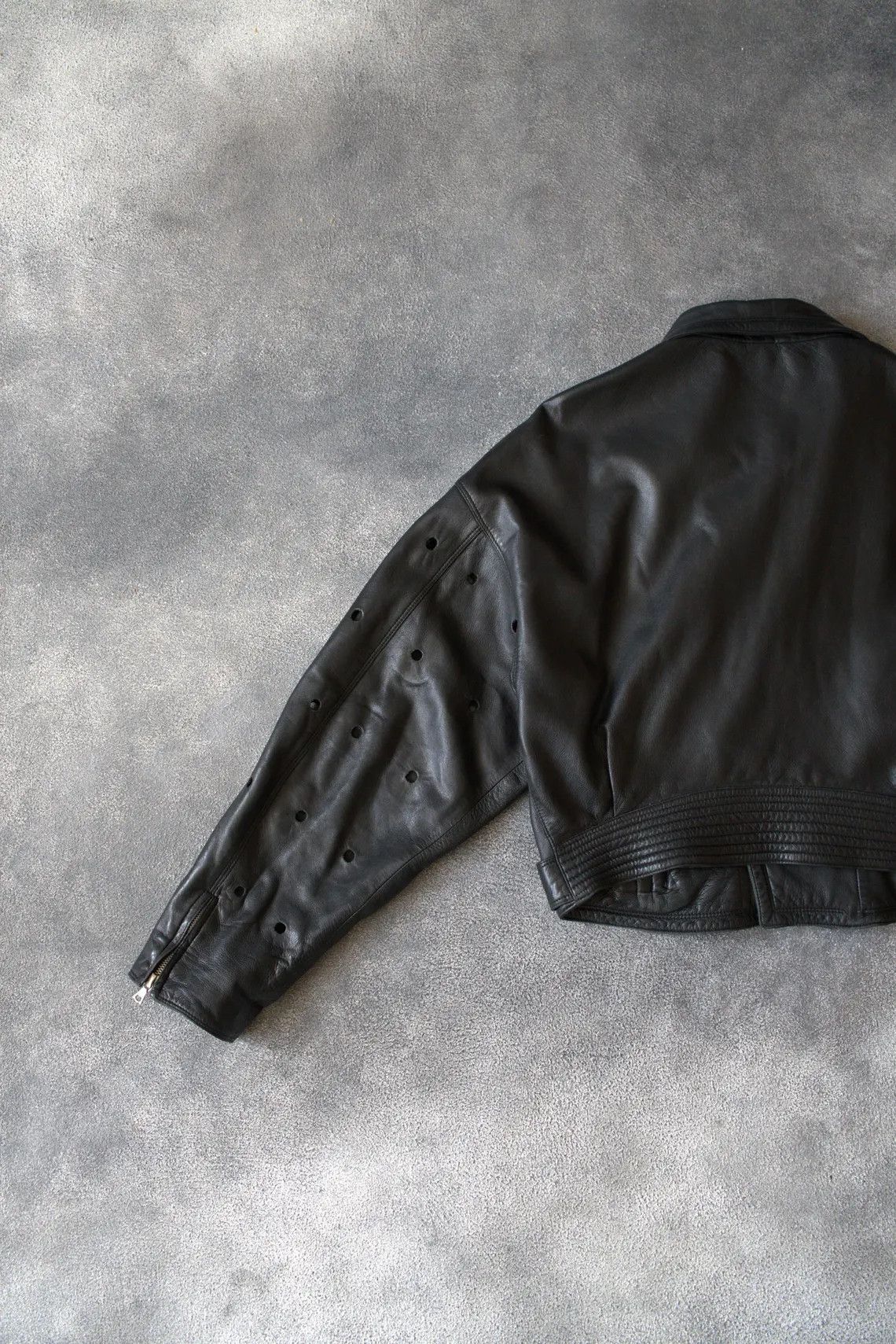 Versace S/S 1994 Gianni Versace RUNWAY Perforated Leather Jacket Size M / US 6-8 / IT 42-44 - 9 Thumbnail