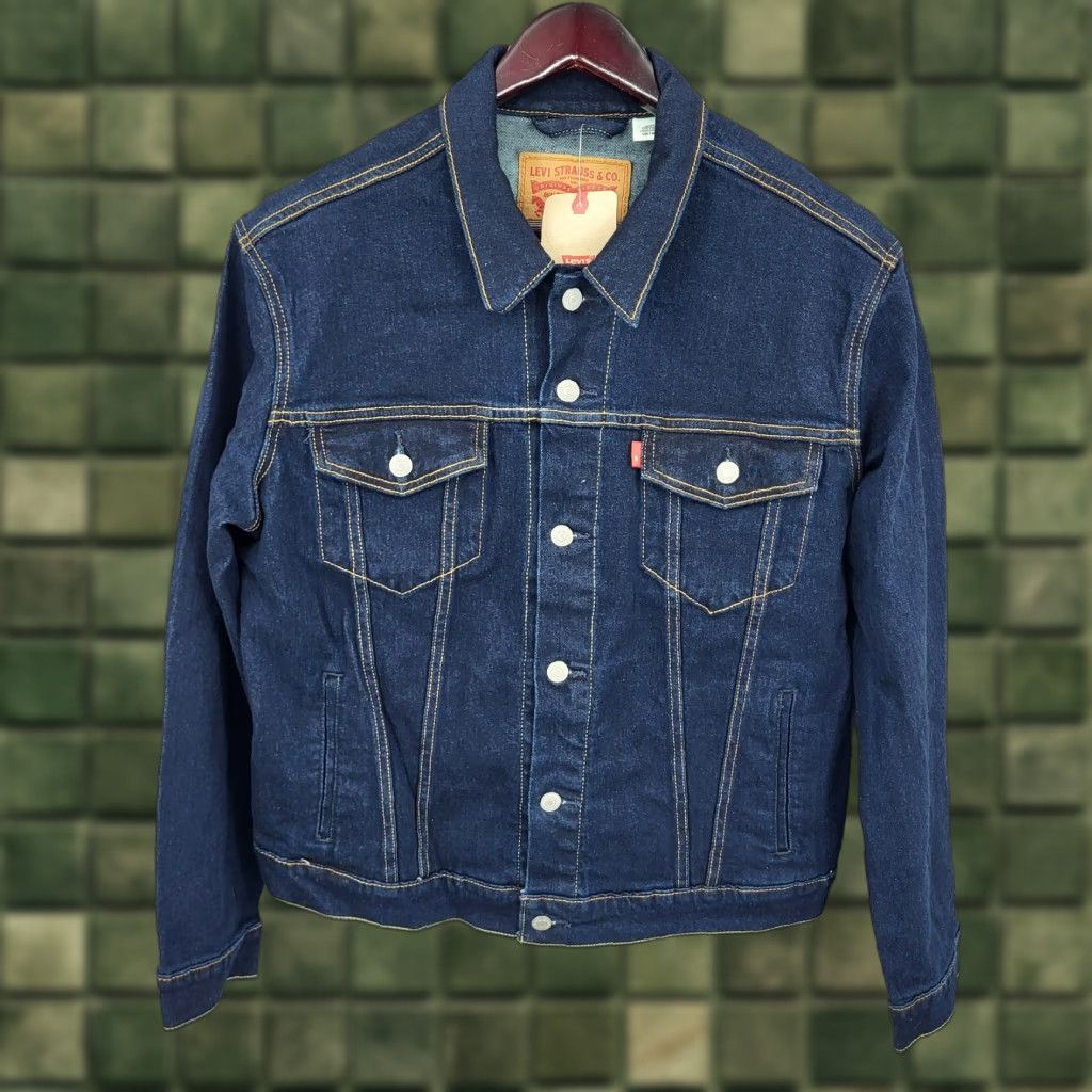 Levi's VINTAGE Levi's Trucker Jacket Mens Medium Blue NWT Dark Wash 90s Classic USA Jacket/Coat Short Chest 46 Mens Regular Size US M / EU 48-50 / 2 - 1 Thumbnail