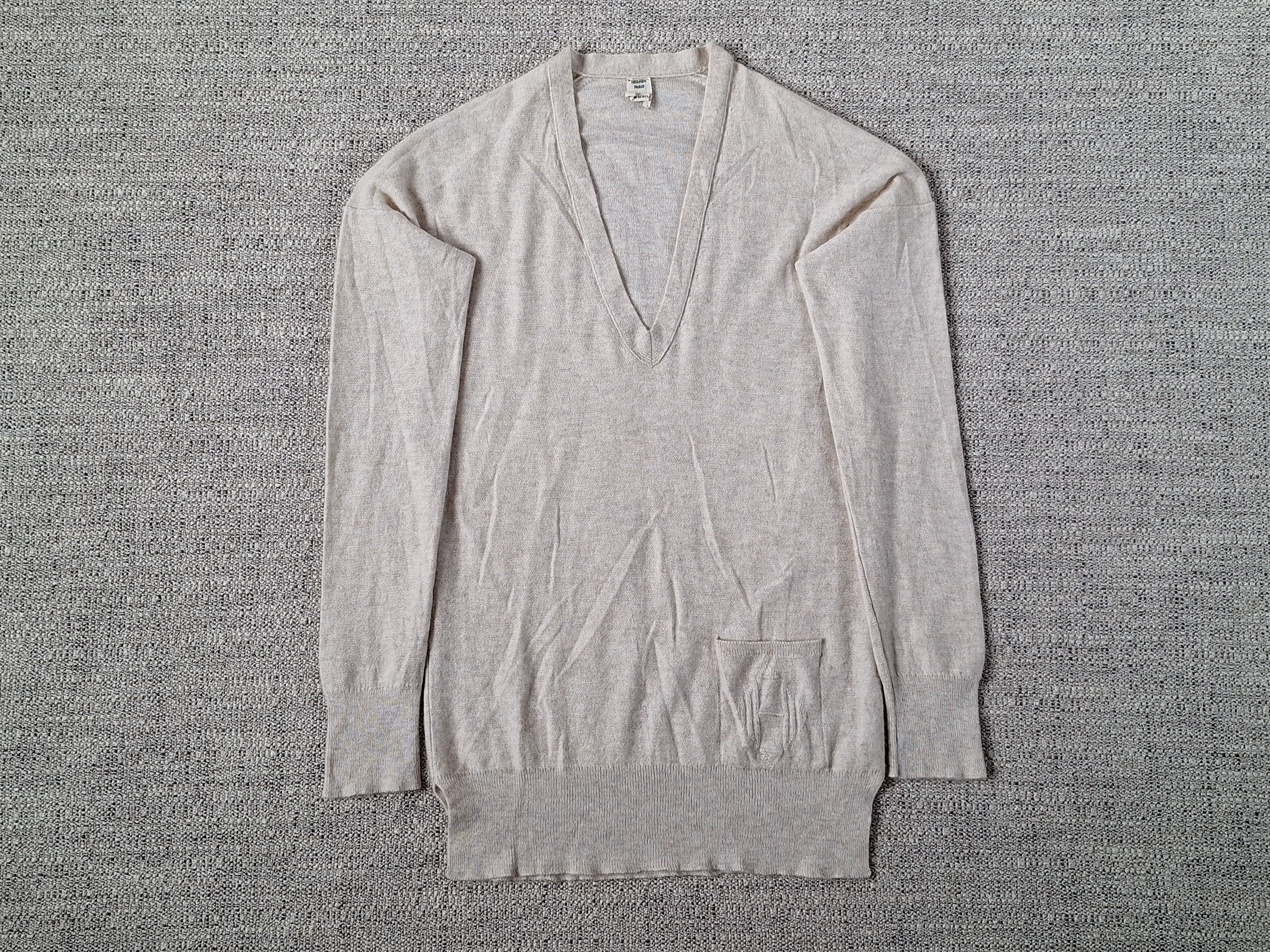 Hermes HERMES PARIS / V Neck Cashmere Sweater Size XXS / US 00 / IT 34 - 1 Thumbnail