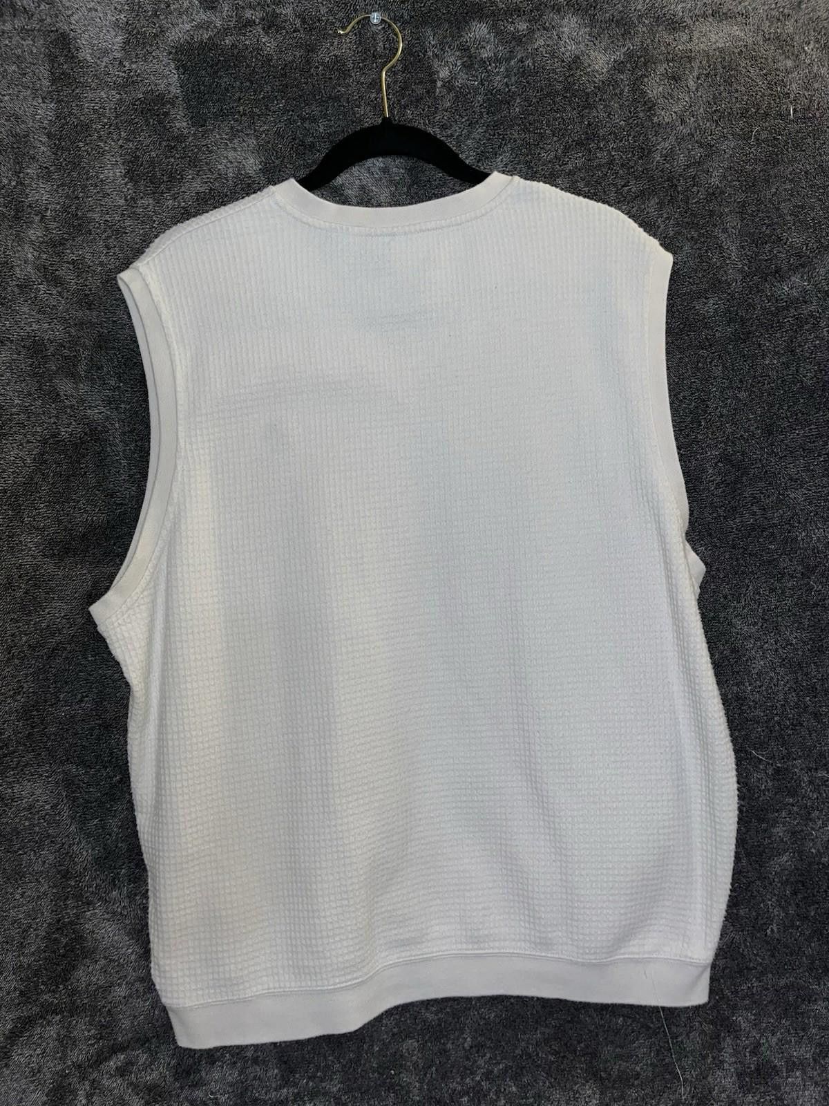 Ashworth Ashworth Men’s White Textured VNeck Sweater Vest Size L Tall Size US L / EU 52-54 / 3 - 7 Thumbnail