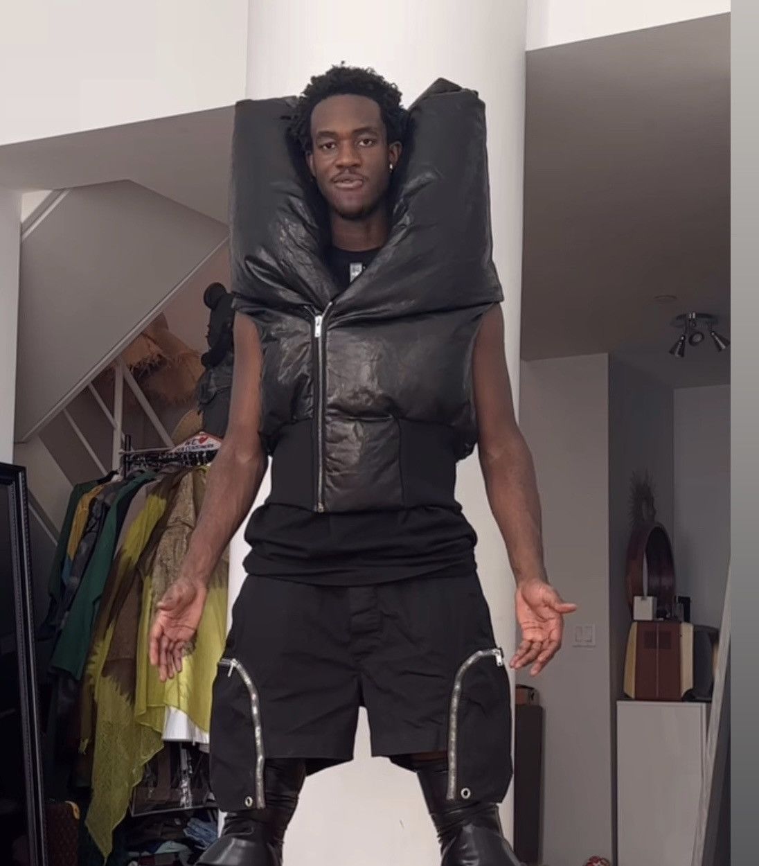 Rick Owens RICK OWENS PADDED LEATHER VEST Size US M / EU 48-50 / 2 - 1 Thumbnail