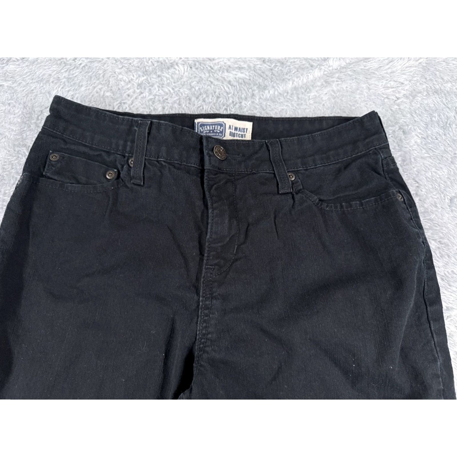 Levi's VINTAGE Levis Jeans Womens 8 Black Denim Bootcut Mid Rise 28x28 Cotton 28 in Inseam 5-Pocket Design Mens? Size 30" / US 8 / IT 44 - 4 Thumbnail
