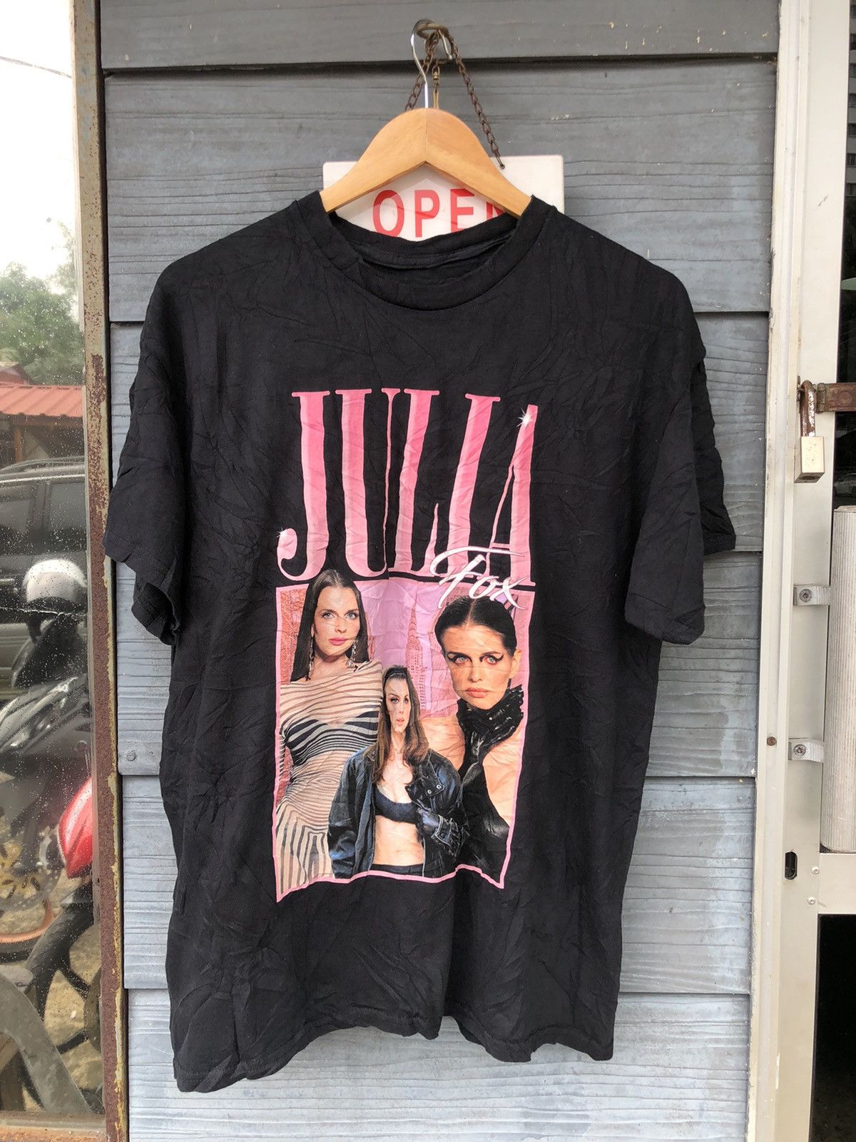 Rap Tees × Vintage Julia Fox Supermodel Photo Tee Size US L / EU 52-54 / 3 - 1 Thumbnail