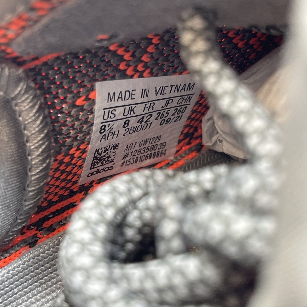 Adidas Yeezy boost 350 beluga reflective Size US 8.5 / EU 41-42 - 8 Thumbnail