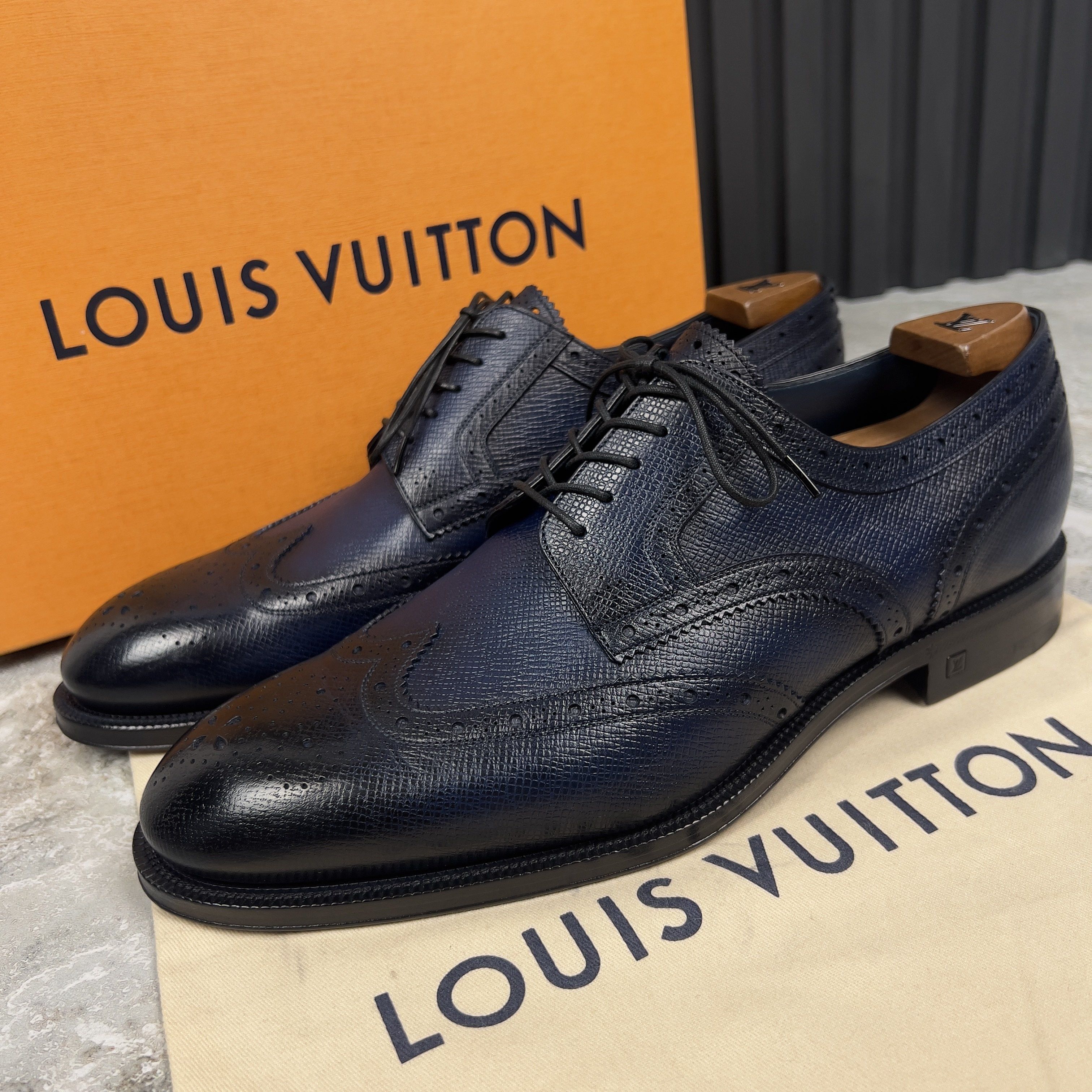 Louis Vuitton Derby Wingtip Taiga Leather Size US 8 / EU 41 - 1 Thumbnail