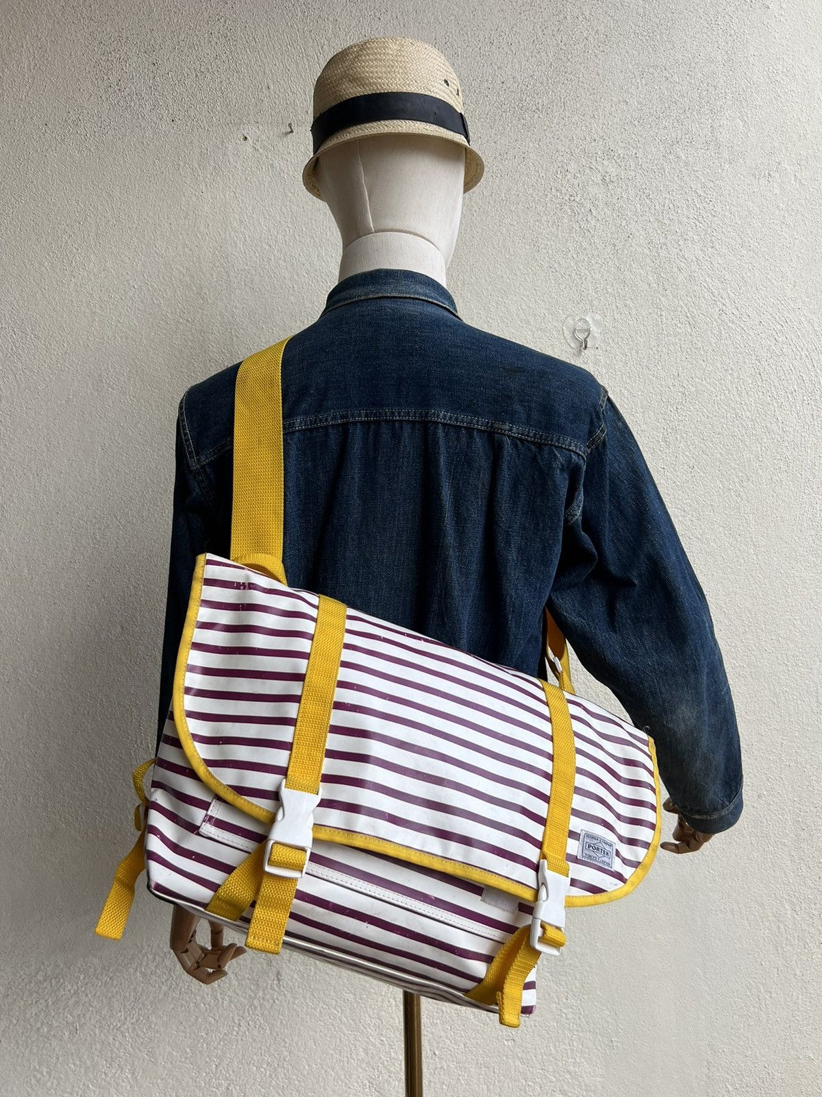 Porter VTG Porter by Yoshida X Headporter Distress Messenger Bag Size ONE SIZE - 24 Thumbnail