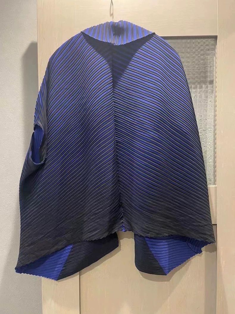 Issey Miyake Issey Miyake Dark blue main line horizontal striped irregu Size M / US 6-8 / IT 42-44 - 2 Thumbnail