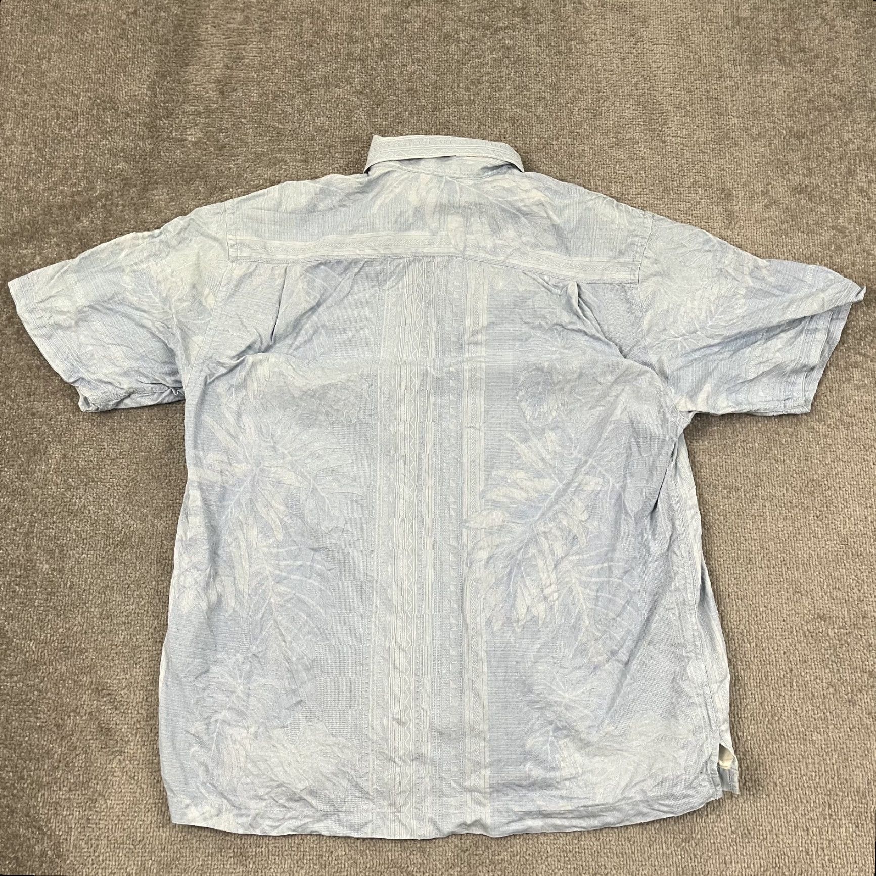 Tommy Bahama **Tommy Bahama Mens Blue Floral Silk Hawaiian Shirt L Button-Up** User: **Tommy Bahama Mens Blue Silk Floral Hawaiian Shirt L Button-Up** Size US L / EU 52-54 / 3 - 6 Thumbnail