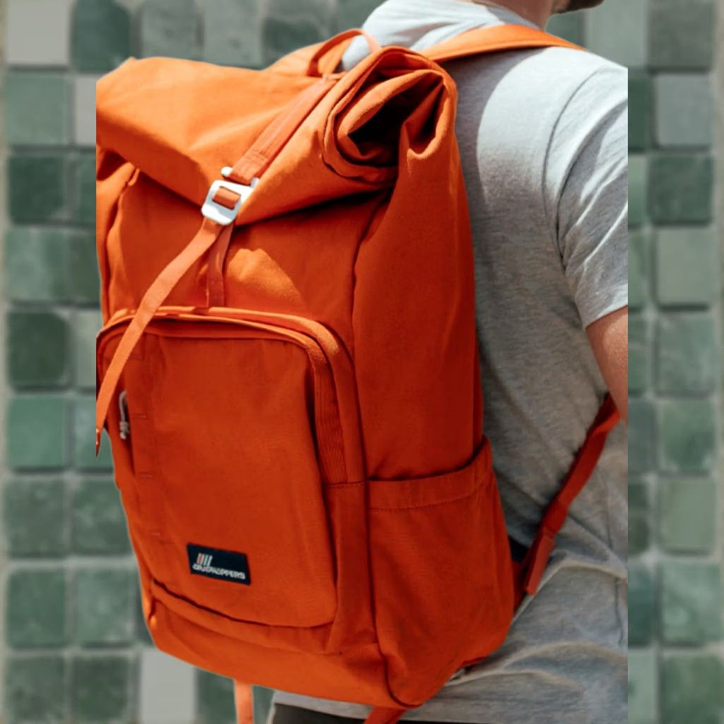 Vintage Craghoppers Backpack OS Orange Mens Classic 16L Rolltop Outdoor Everyday Bag Kiwi Classic 16L Rolltop OS Orange Mens Bag Size ONE SIZE - 1 Thumbnail