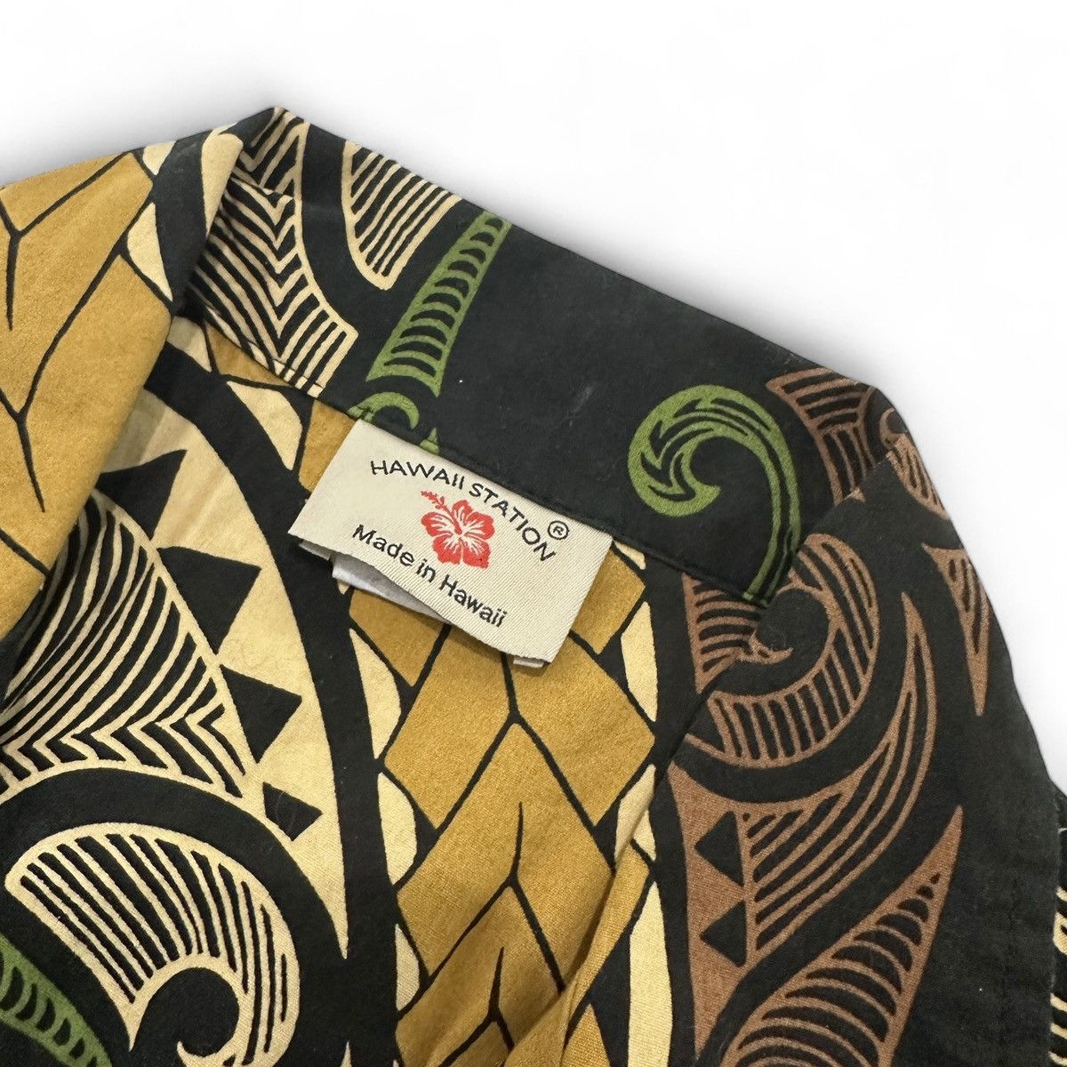 Other Vintage Hawaii Turtle Tiki Tribal Tropical Vacation Resort Size US L / EU 52-54 / 3 - 4 Thumbnail
