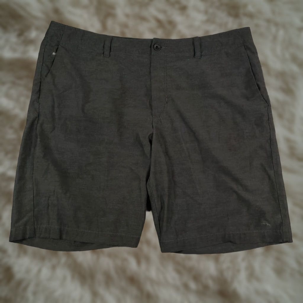 Tommy Bahama VINTAGE Tommy Bahama Men's Shorts Size 40 Gray Chino Flat Front Casual Summer Size US 40 / EU 56 - 1 Thumbnail