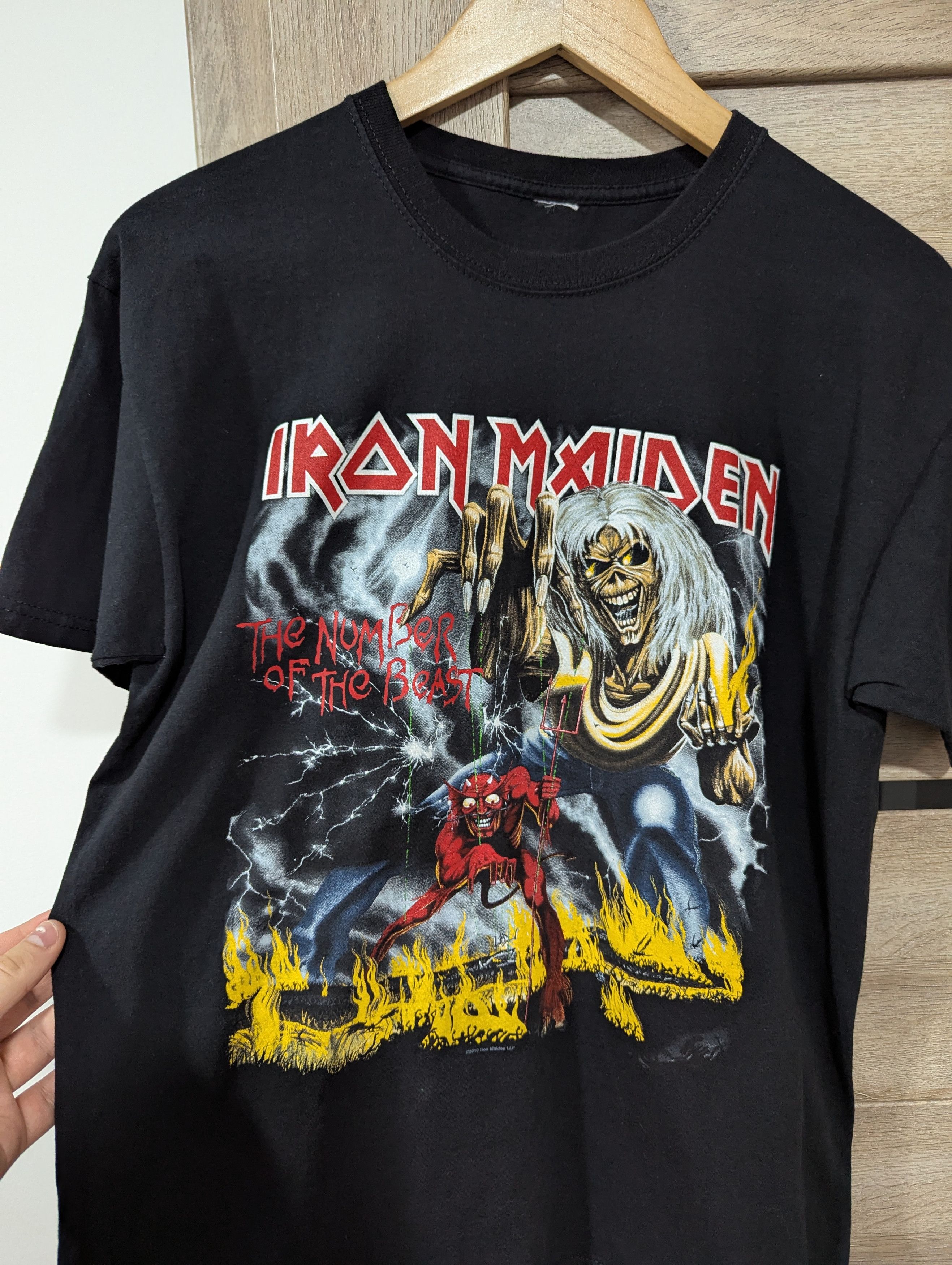 Band Tees × Iron Maiden × Vintage Iron Maiden The Number Of The Beast Reprint 2010 T-Shirt Size US M / EU 48-50 / 2 - 2 Thumbnail