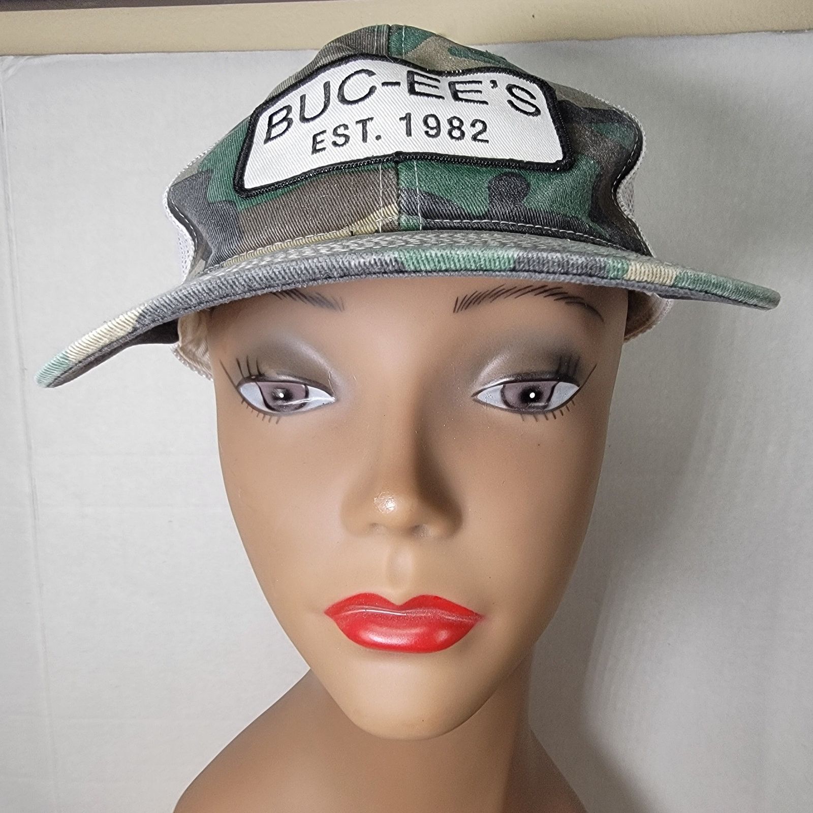 Other Buc-ee's Green Camo Snap Back Trucker Hat Size ONE SIZE - 2 Thumbnail