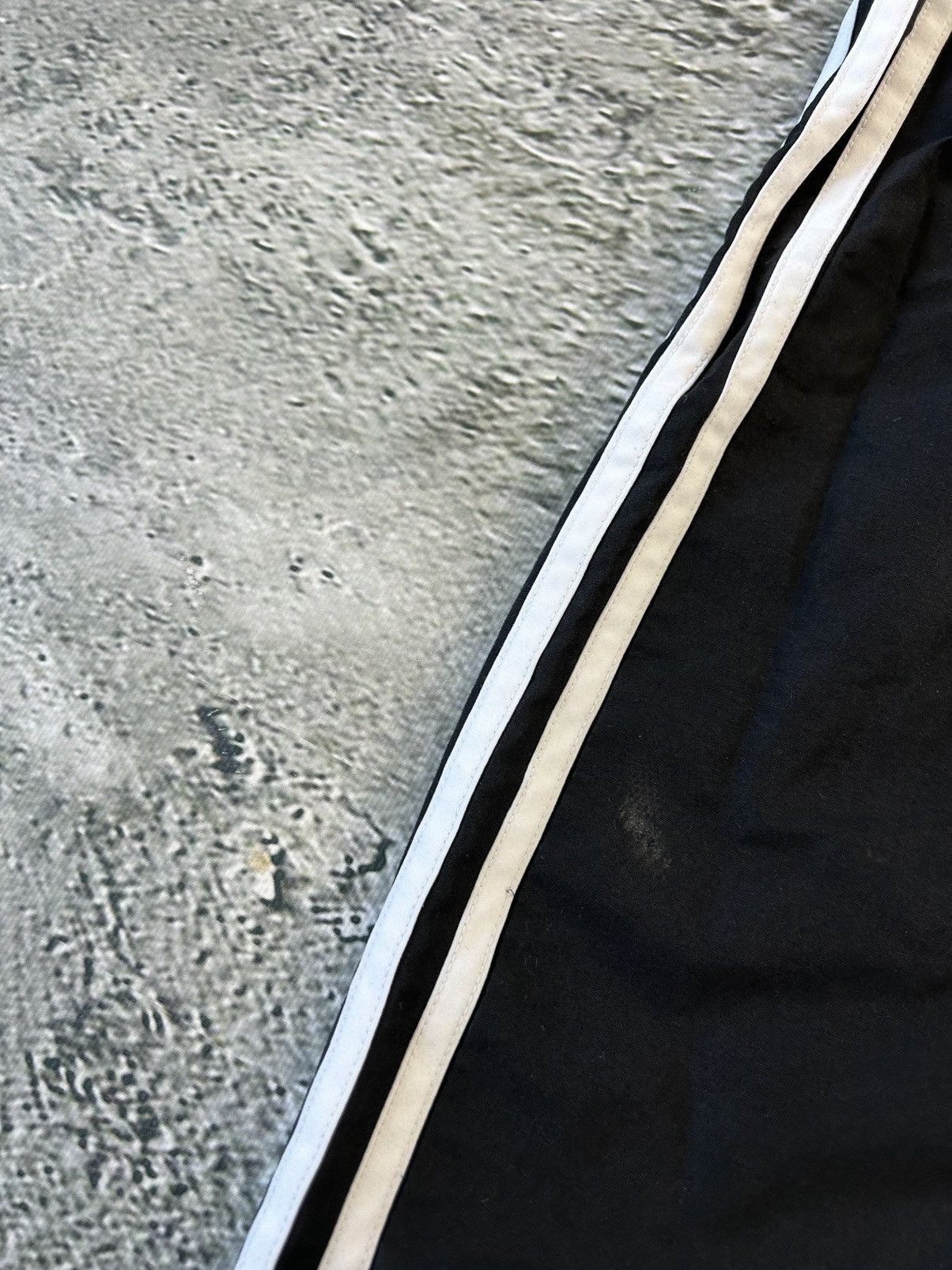 Adidas × Vintage Adidas vintage black track pants small logo 2000s drill Y2K Size US 28 / EU 44 - 8 Thumbnail