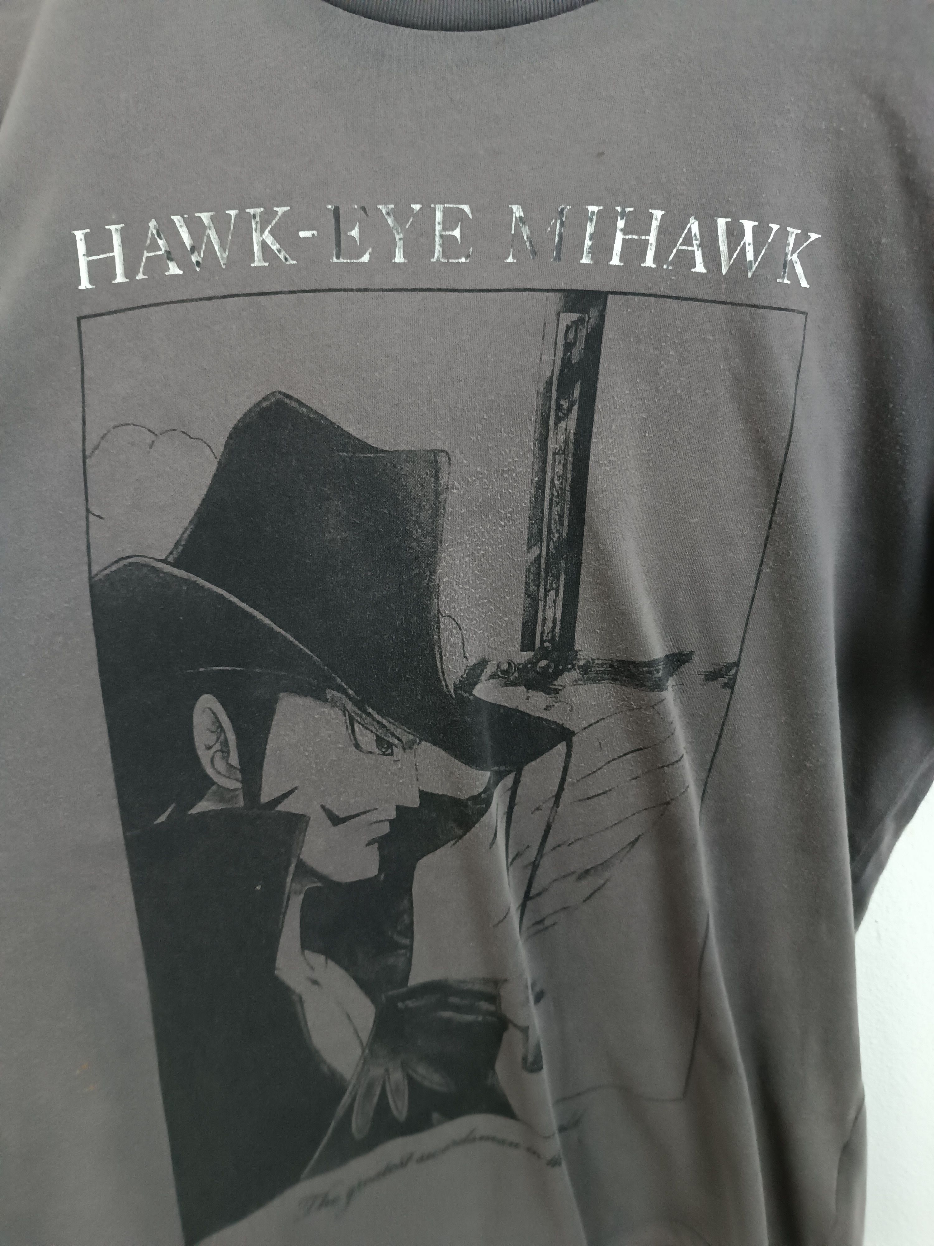 Anime VINTAGE ONE PIECE HAWKEYE MIHAWK SWORDSMEN VERY RARE TEE Size US M / EU 48-50 / 2 - 10 Thumbnail