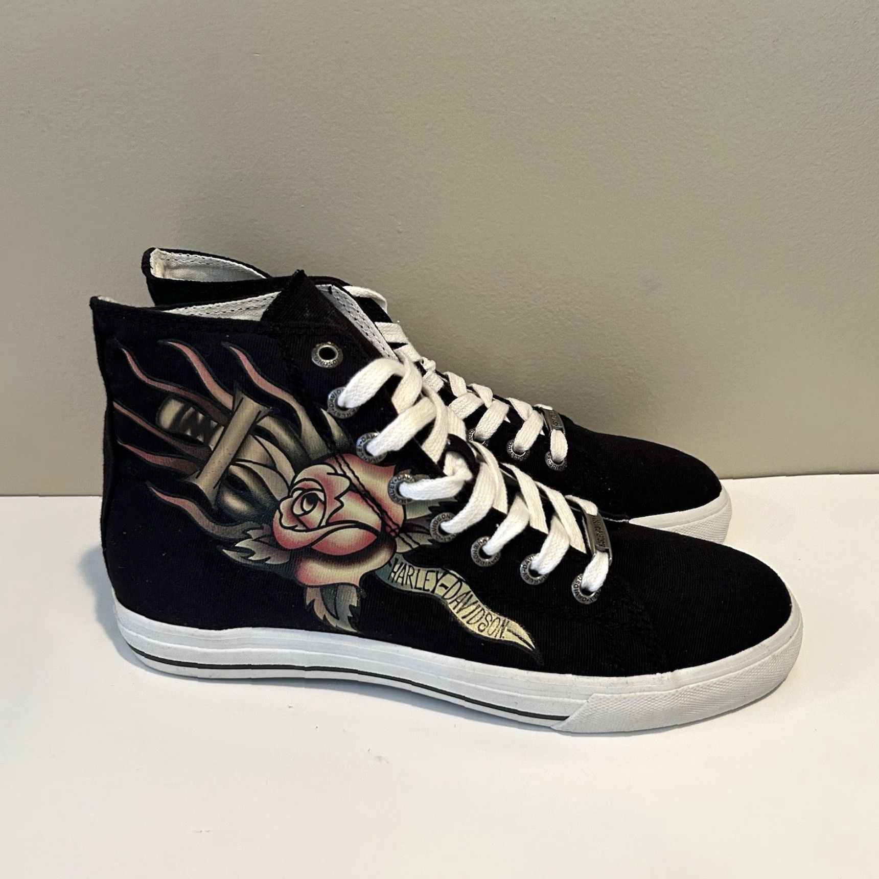 Harley Davidson Harley-Davidson Women’s High Top Shoes Black Sz 10 Canvas Rose & Dagger Print Sneakers Sneakers Mens Womens Boys Girls Size L / US 10 / IT 46 - 3 Thumbnail