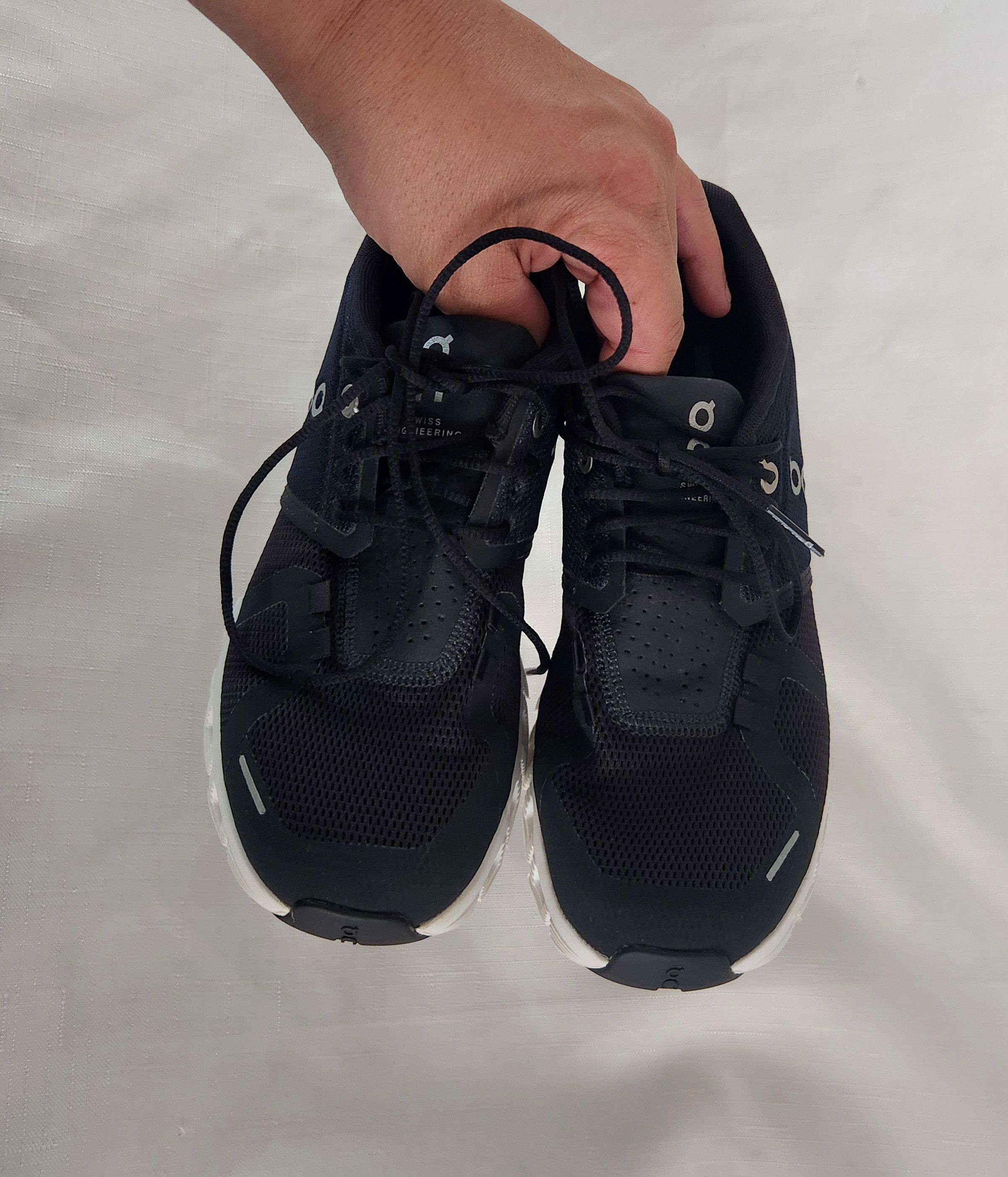 On ON Running Cloud Swiss Engineering Shoes Women's Size 7 Size US 7 / IT 37 - 10 Thumbnail