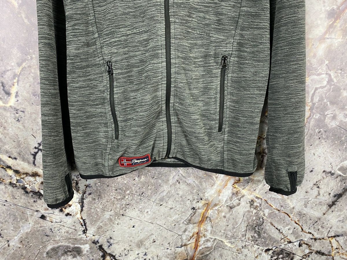 Bergans Men’s Bergen’s of Norway Jacket Outdoor Size Medium Size US M / EU 48-50 / 2 - 3 Thumbnail