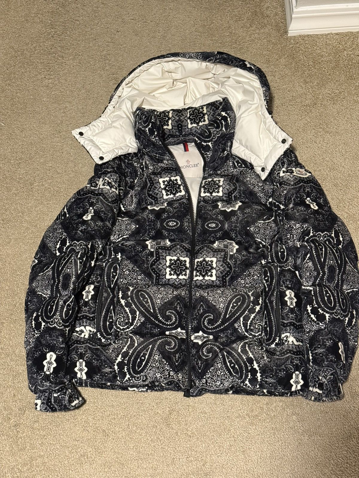 Moncler Moncler Gartempe Bandana Down Jacket Size US XS / EU 42 / 0 - 1 Thumbnail