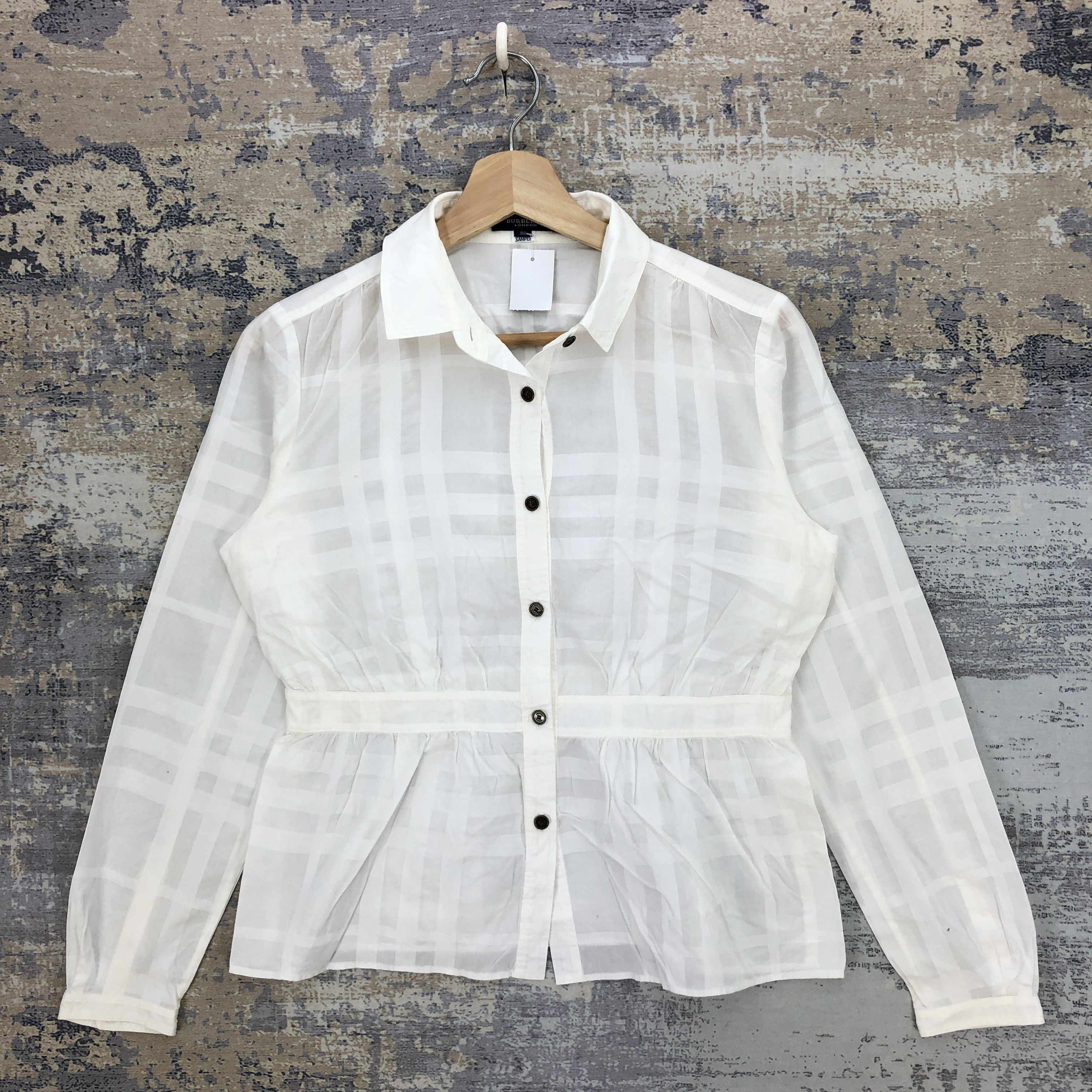 Burberry × Vintage Vintage 90s Burberry T Shirt Burberry Blouse Tops Size S / US 4 / IT 40 - 1 Thumbnail