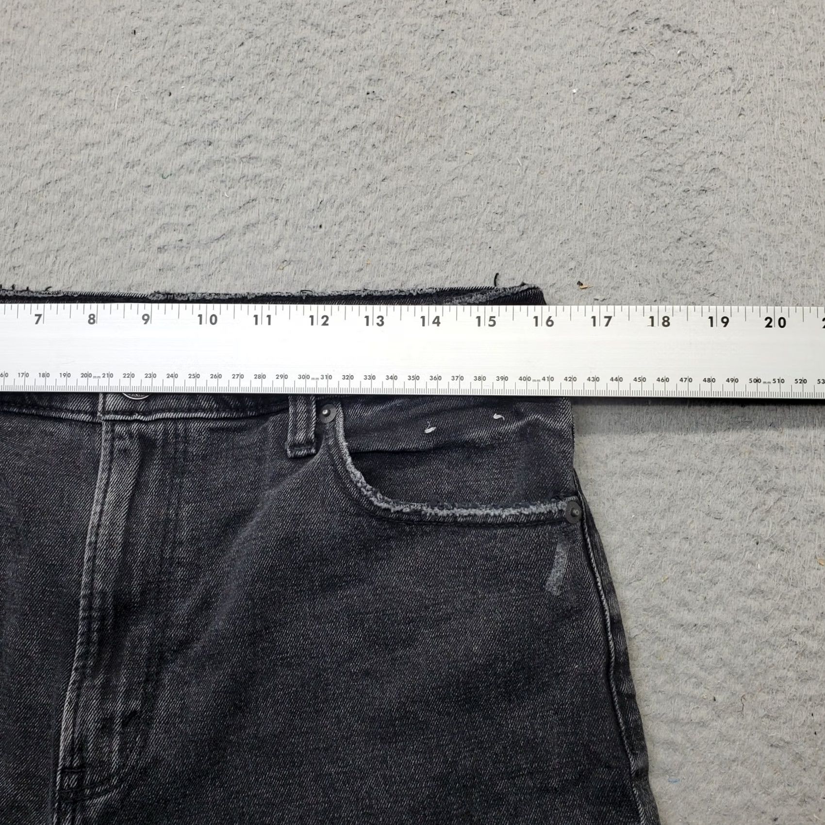 Abercrombie & Fitch Abercrombie & Fitch Cut Off Short Womens 29/8R Black Distressed Skinny High Rise Shirt Womens Size 29 Black Distressed 90s? Size 29" - 5 Thumbnail