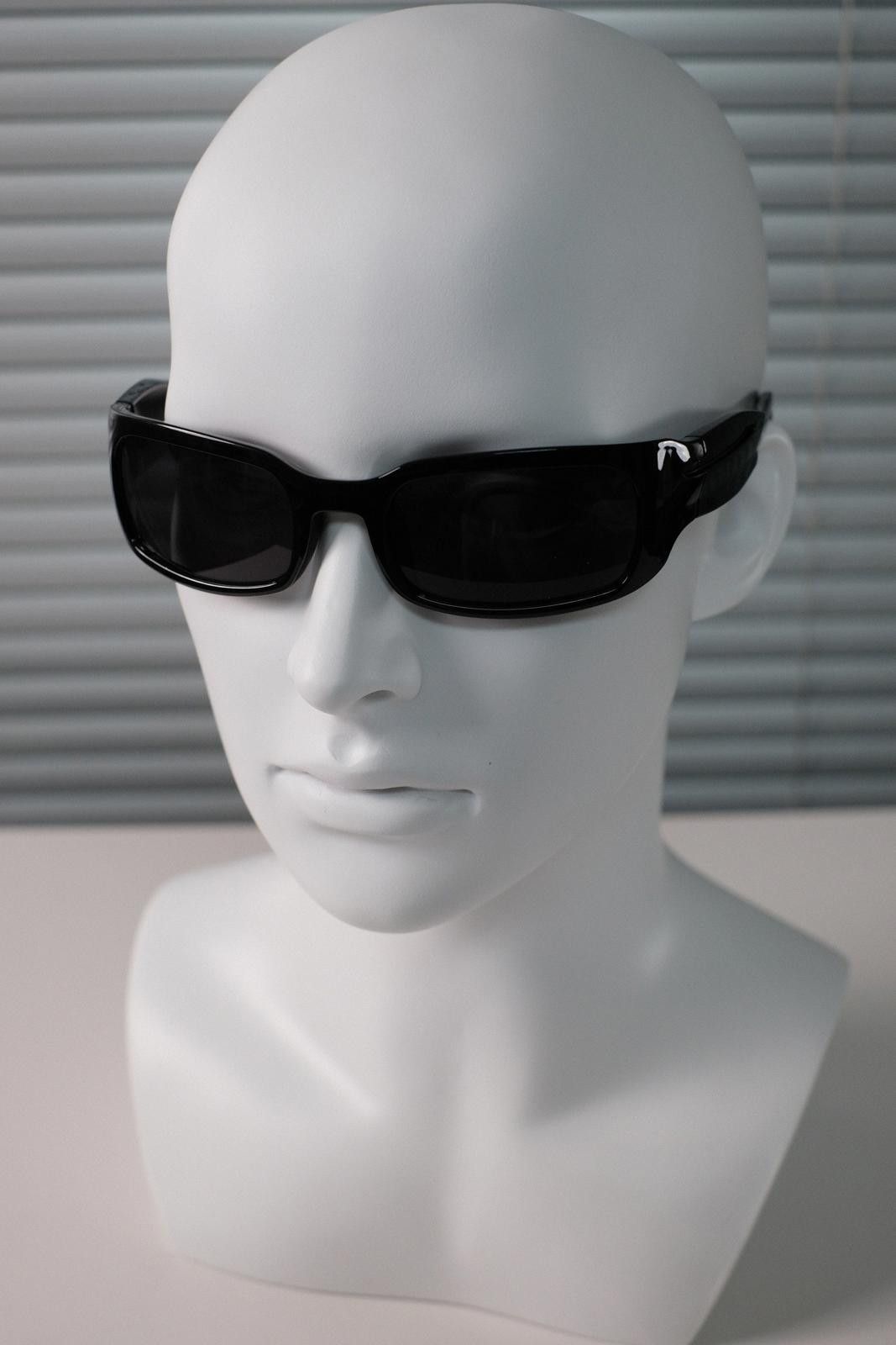 Japanese Brand Vtg Vintage Y2k Avant Garde Black Rectangle Sunglasses OS Size ONE SIZE - 6 Thumbnail